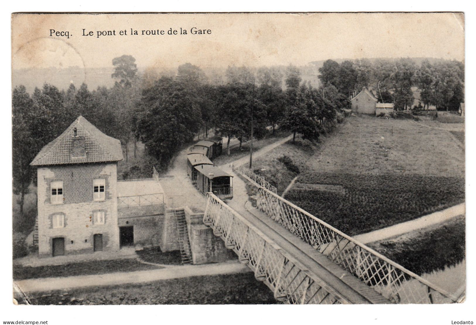 PECQ - Le Pont Et La Route De La Gare - Pecq