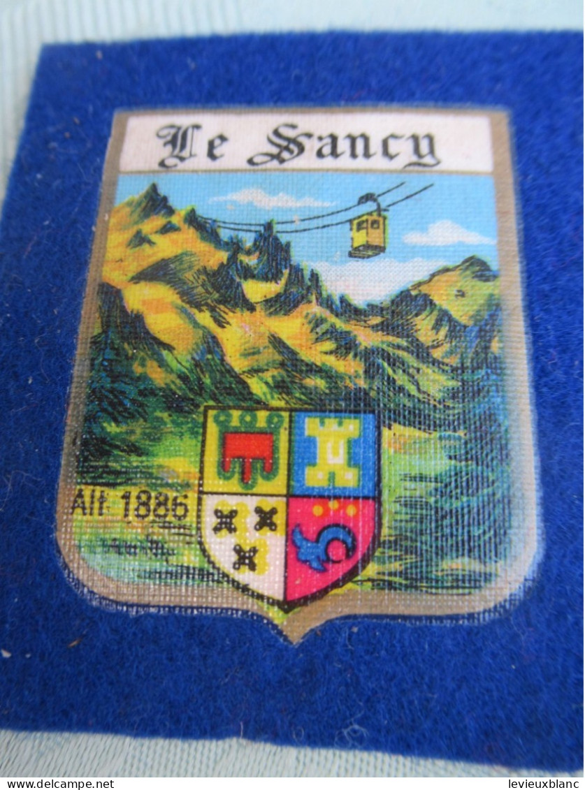 Ecusson Tissu Ancien / France / LE SANCY / Cahors / Vers 1970 - 1980                                 ET464 - Blazoenen (textiel)