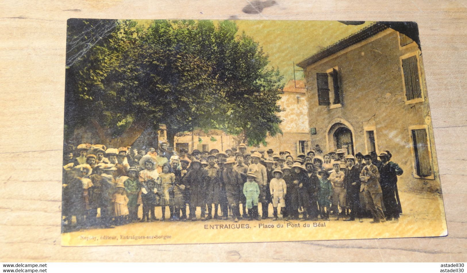 ENTRAIGUES : Place Du Pont Du Beal ........... T-12216 - Entraigue Sur Sorgue