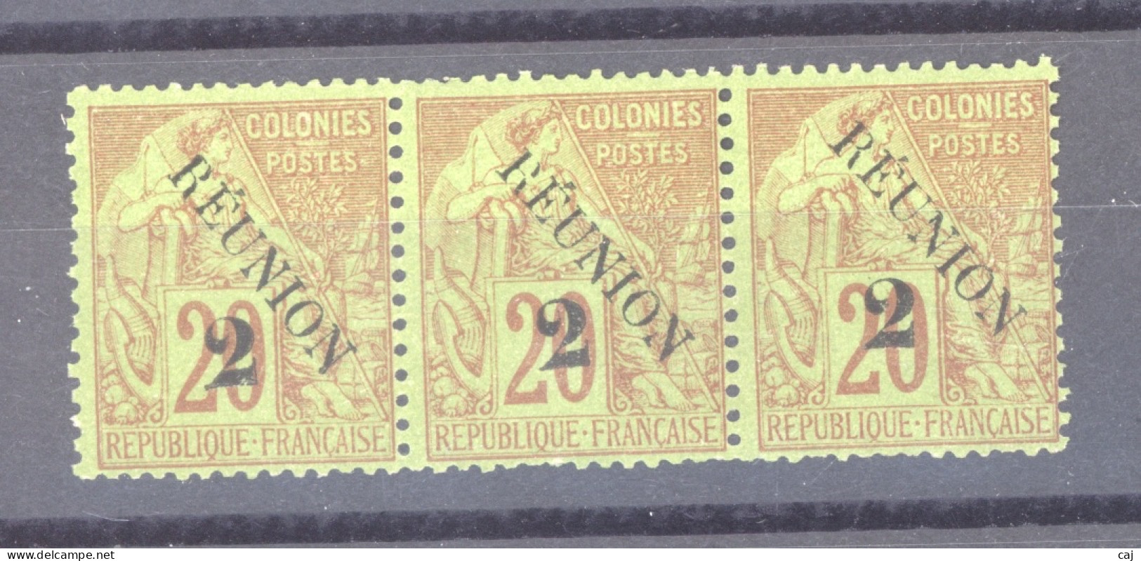 Réunion : Yv 31a  **   Bande De 3 Type II - Neufs