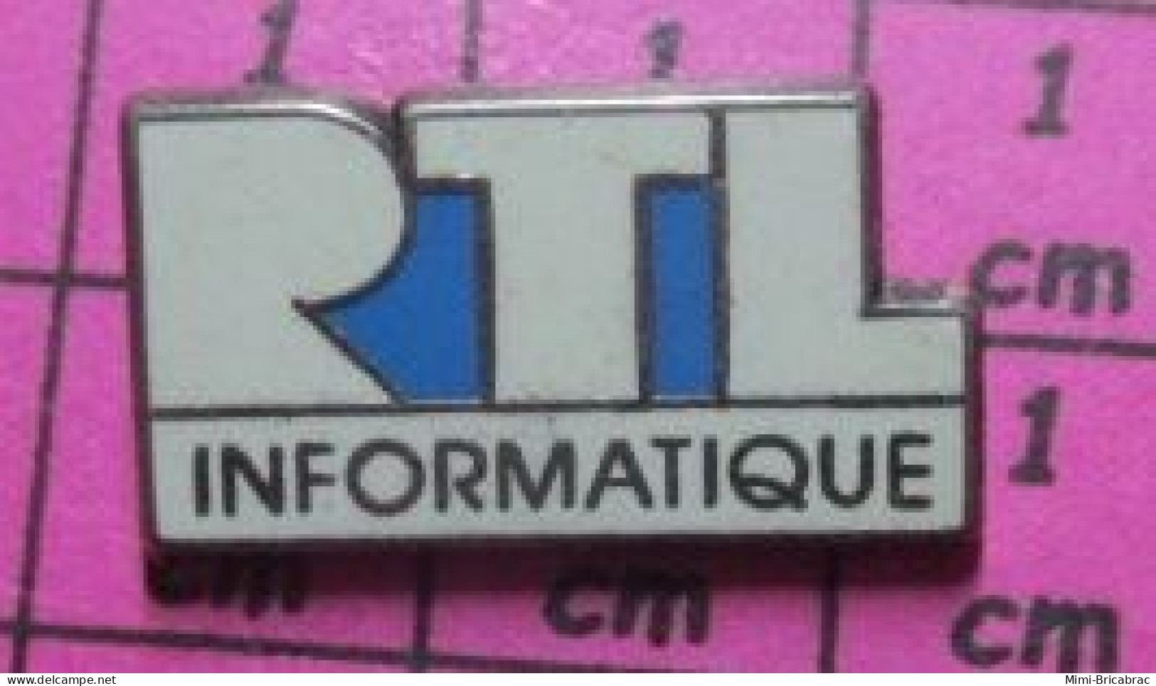 313e Pin's Pins / Beau Et Rare / INFORMATIQUE / RTL INFORMATIQUE Par DECAT - Informatique