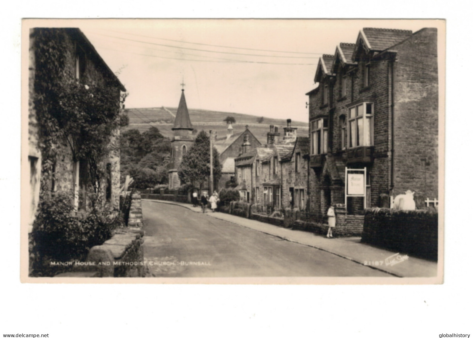 DH1542 - BURNSALL - YORKSHIRE - MANOR HOUSE And METHODIST CHURCH - Autres & Non Classés