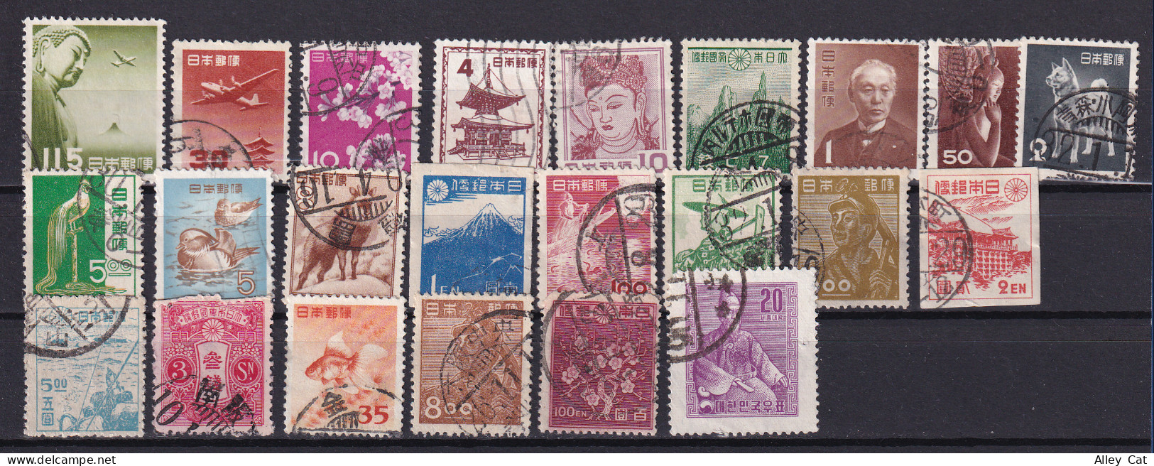 JAPAN- A Collection Of Unchecked Used Postage And Revenue Stamps From Japan - Collezioni & Lotti