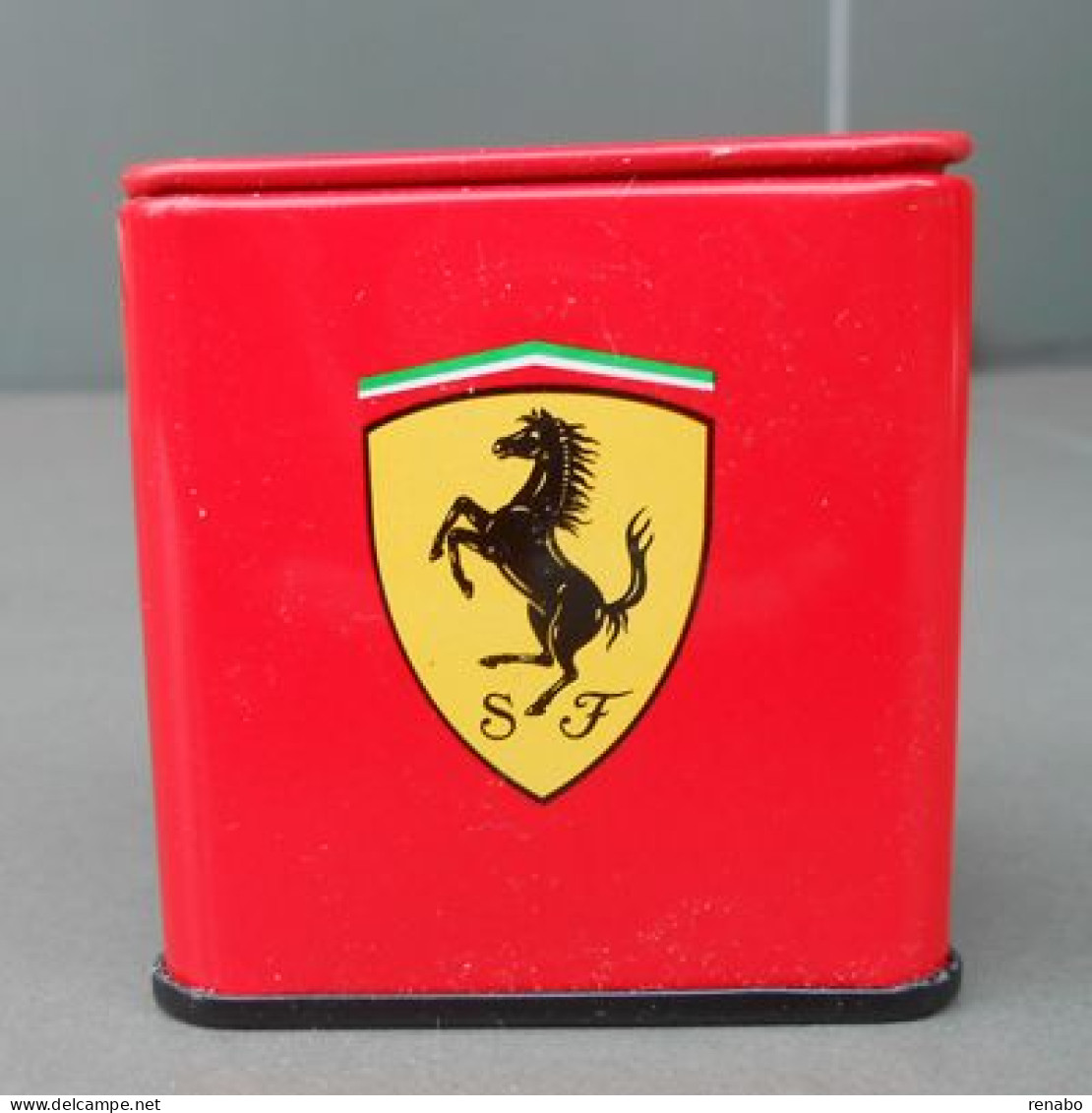 FERRARI; Temperamatite, Pencil-Sharpener, Anspitzer, Taille-Crayon. In Metallo Con 2 Fori.. Mai Usato - Automobilismo - F1