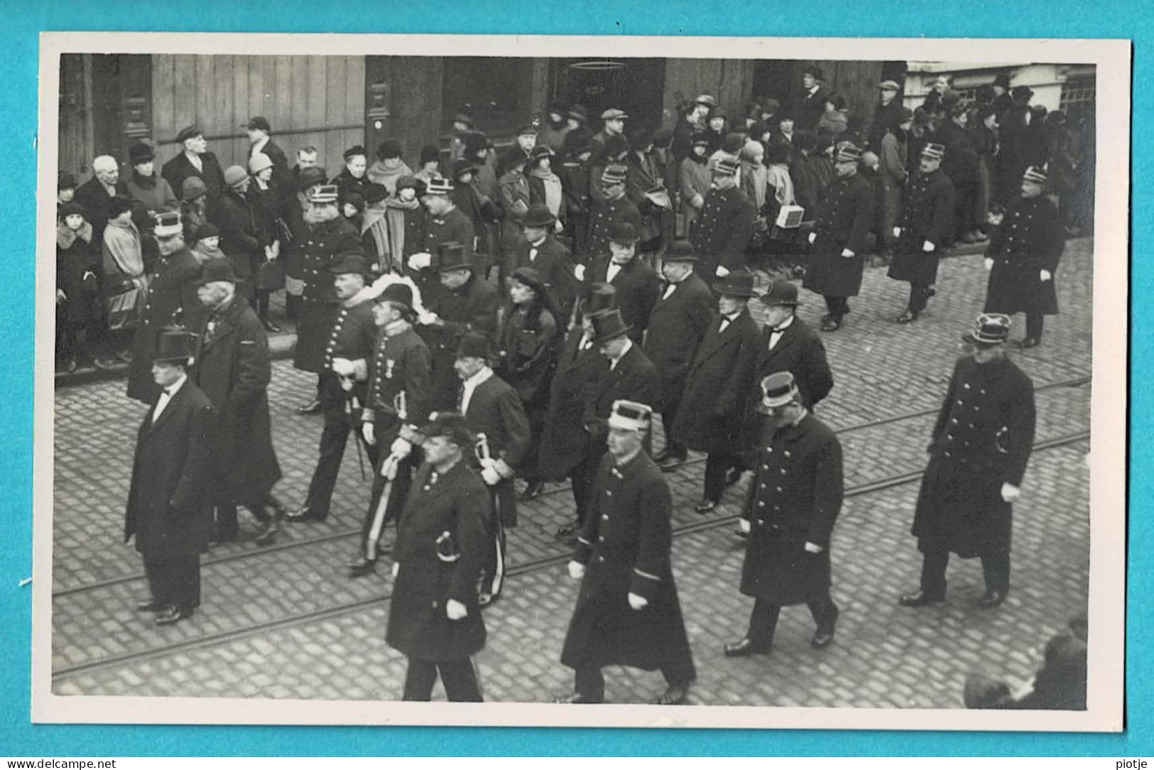 * Mechelen - Malines (Antwerpen) * (Carte Photo - Fotokaart) Gendarme, Police, Animée, Stoet, Cortège, Unique - Malines