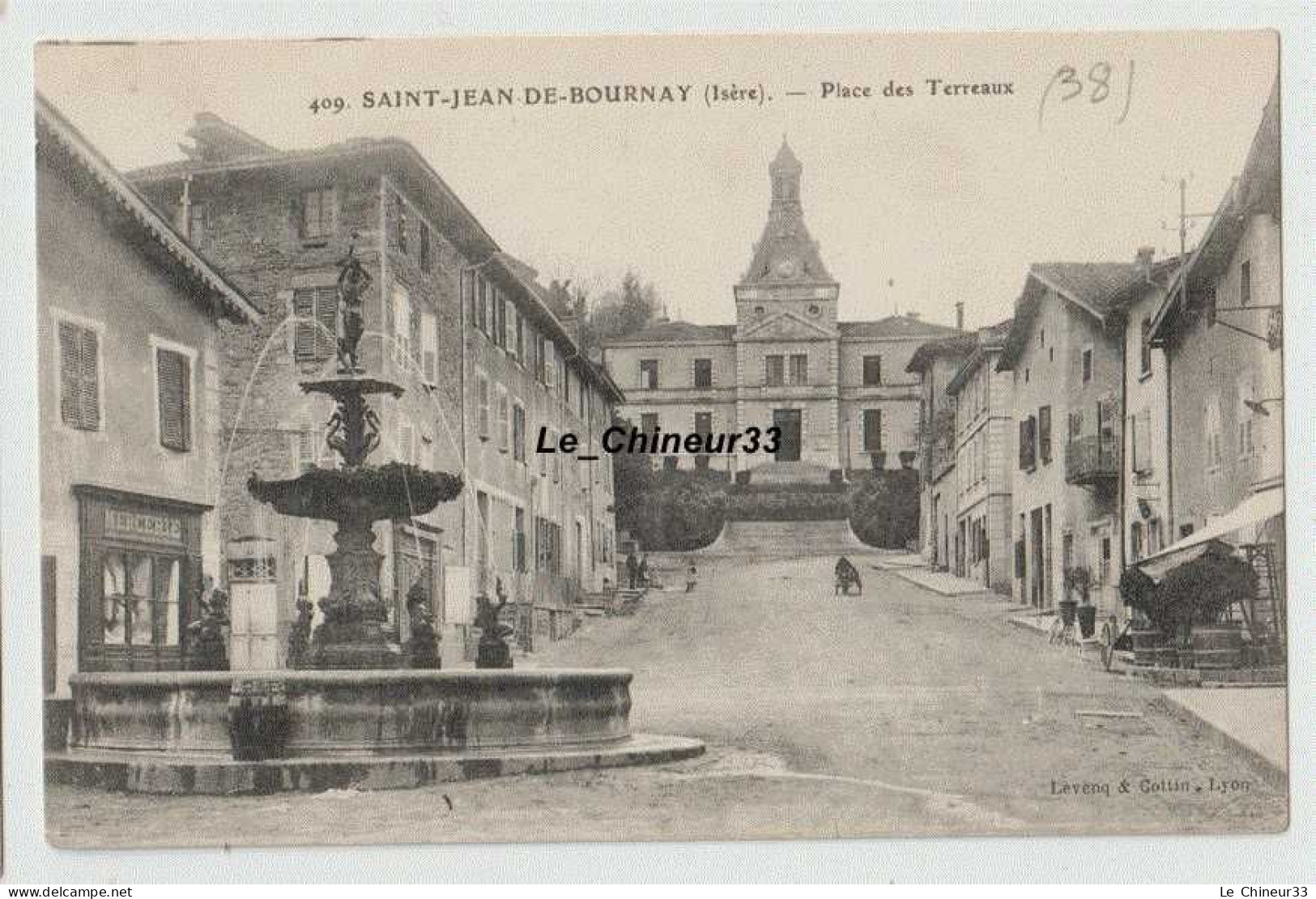 38 - SAINT JEAN DE BOURNAY---Place Des Terreaux---Fontaine---animé - Saint-Jean-de-Bournay