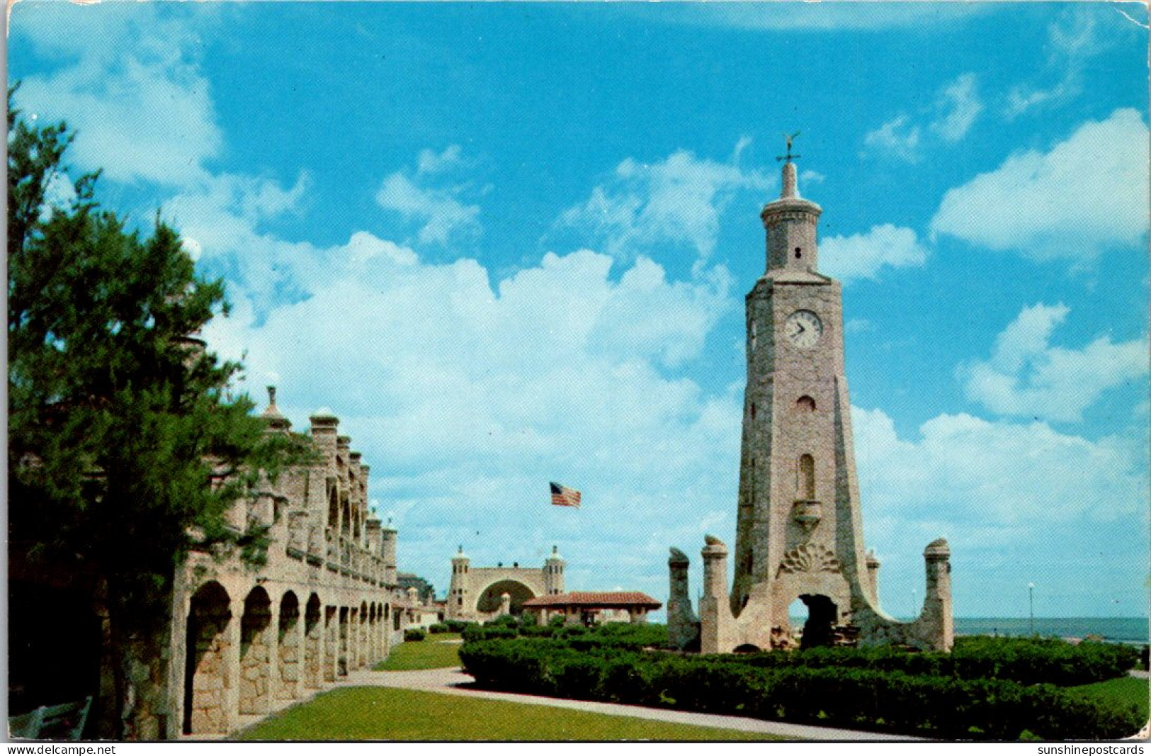 Florida Daytona Beach Oceabfront Park Showing Clock Tower And Bandshell - Daytona
