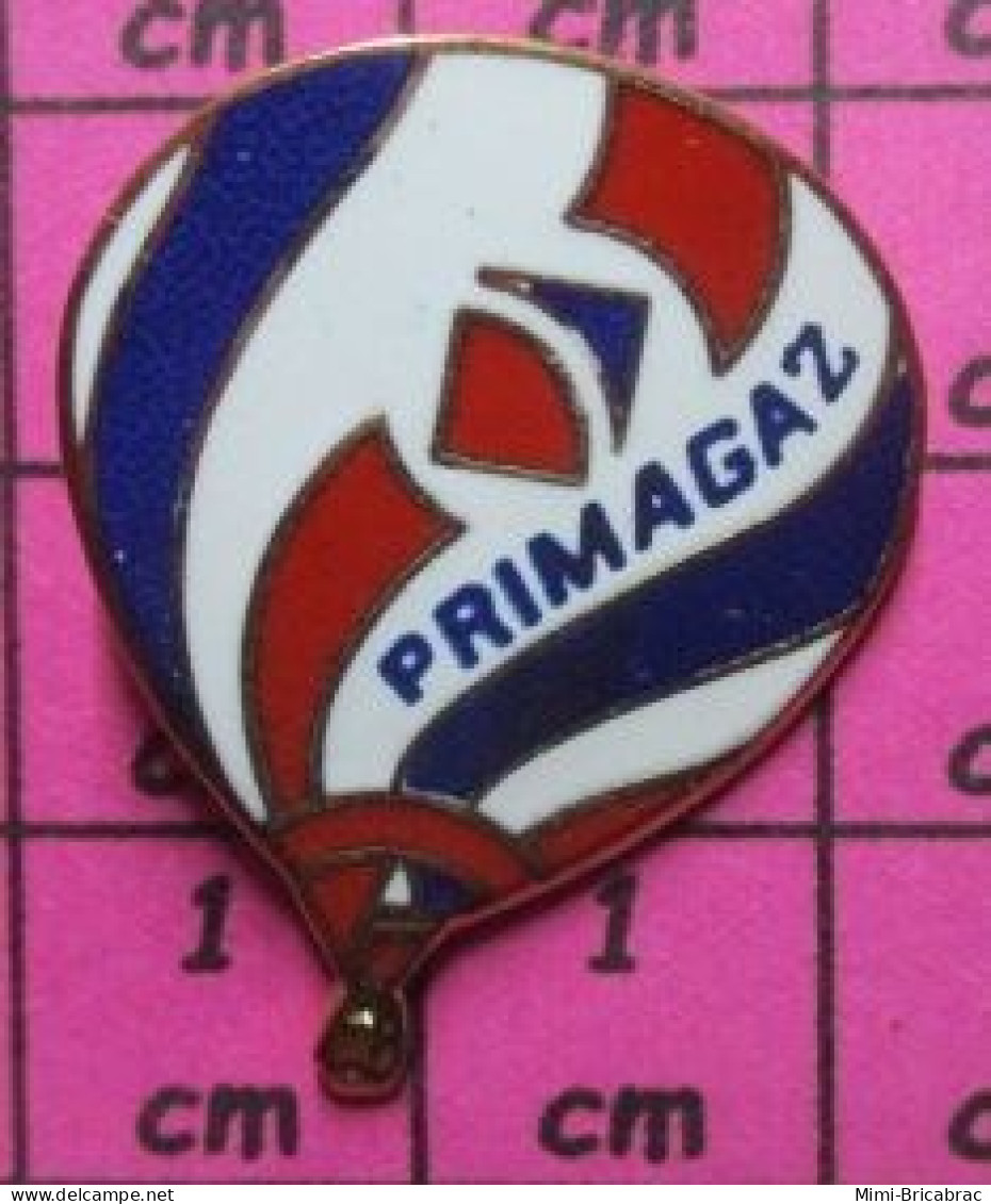 313C Pin's Pins / Beau Et Rare / MONTGOLFIERES / BALLON LIBRE TRICOLORE PRIMAGAZ - Fesselballons