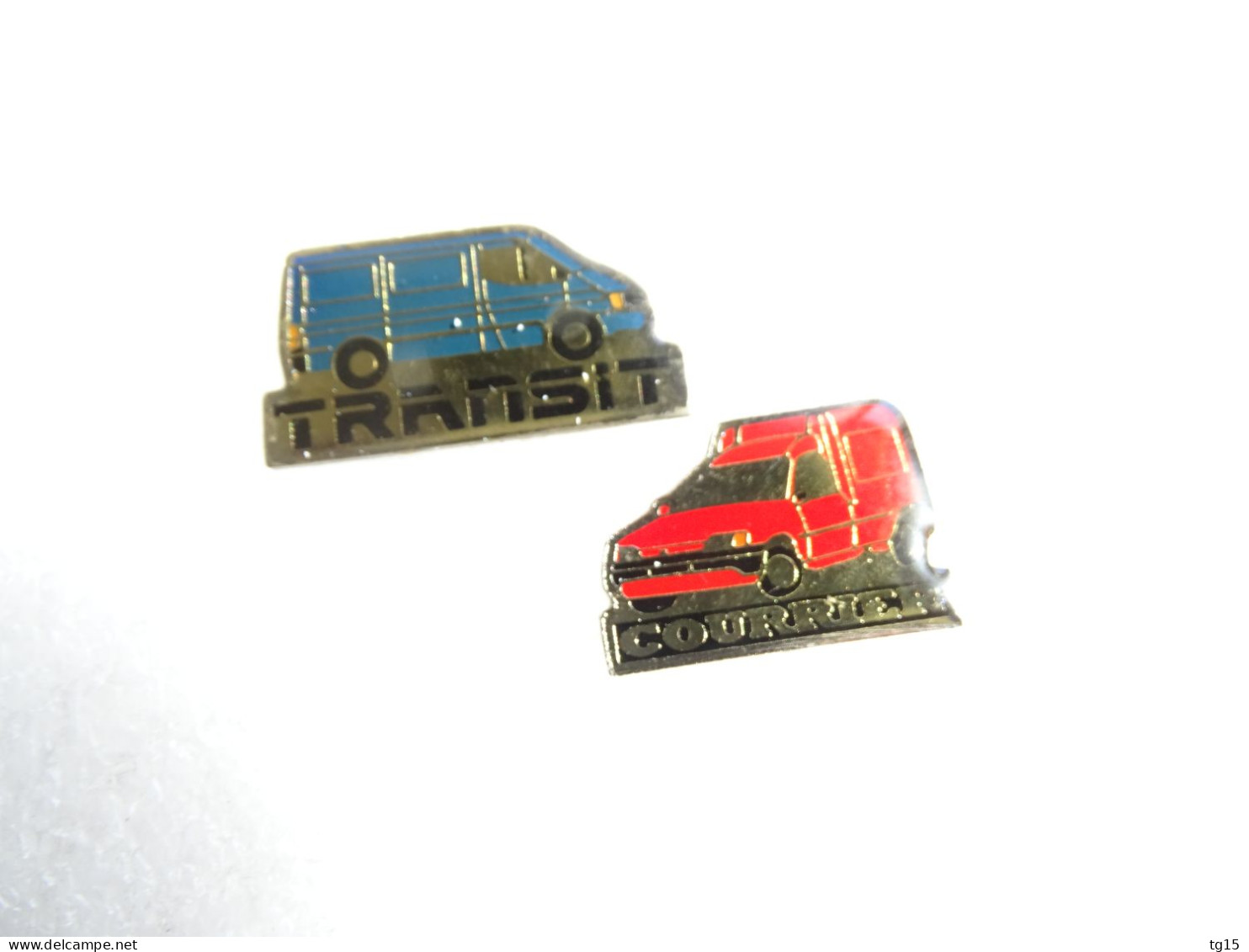 PIN'S    LOT 2   FORD   TRANSIT ET  COURRIER - Ford