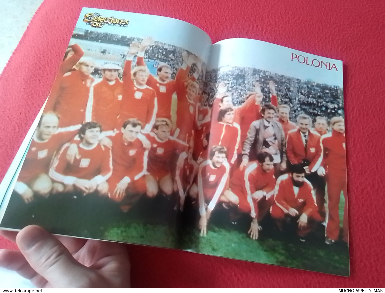 ANTIGUA REVISTA MAGAZINE FÚTBOL 24 SELECCIONES DE ORO ESPAÑA 82 Nº 5 POLONIA POLAND POLSKA BONIEK LATO ZMUDA SMOLAREK...