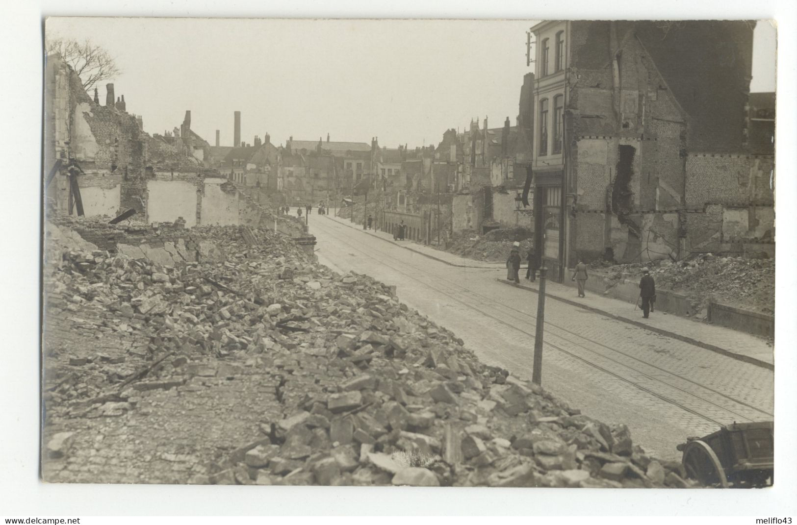 Ville Bombardée - Carte Photo à Identifier (Guerre - Militaria - Bombardement) - Otras Guerras