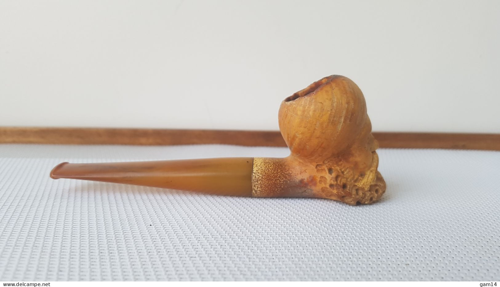 Jolie Pipe Ancienne. Fourneau Finement Sculpté. Bel Objet De Collection - Pipas En Madera De Brezo ( Bruyere)