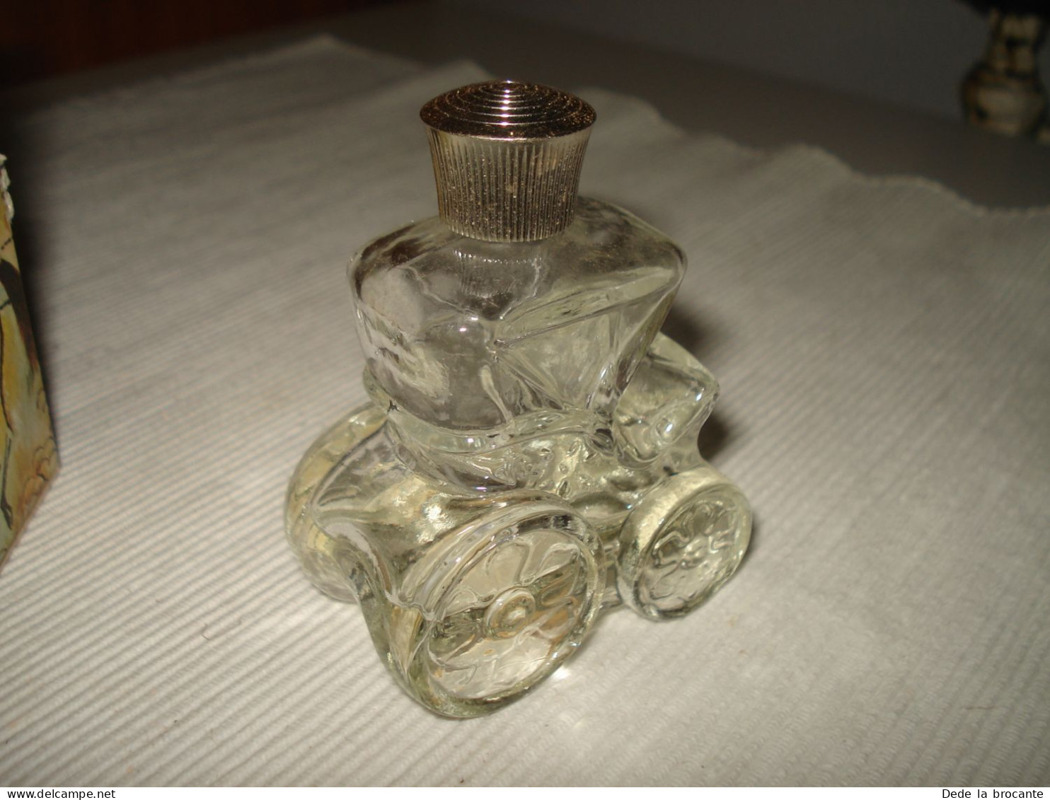 O10 / Eau Cologne Avon " Courting Carriage " 30 Ml Niveau 1,5 Cm  + Boite - USA - Women