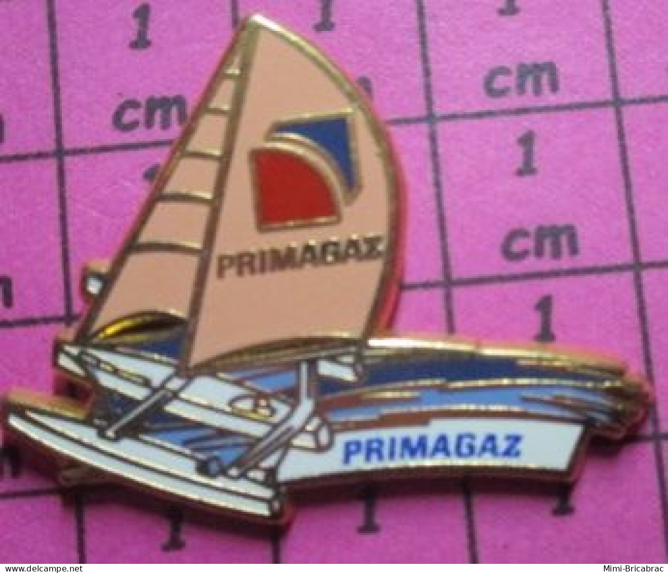 512G& Pin's Pins / Beau Et Rare / SPORTS / VOILE TRIMARAN PRIMAGAZ Par STARPIN'S - Sailing, Yachting