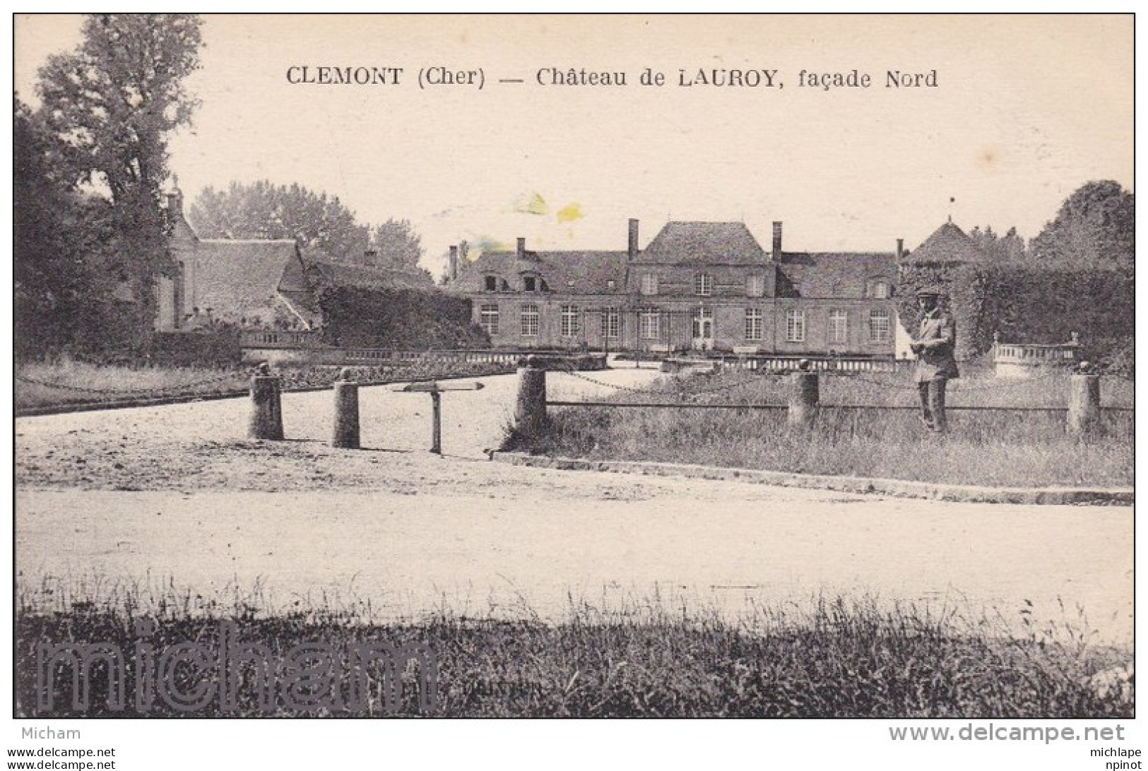 CPA   18  CLEMONT CHATEAU DE LAUROY FACADE  NORD  TB ETAT - Clémont