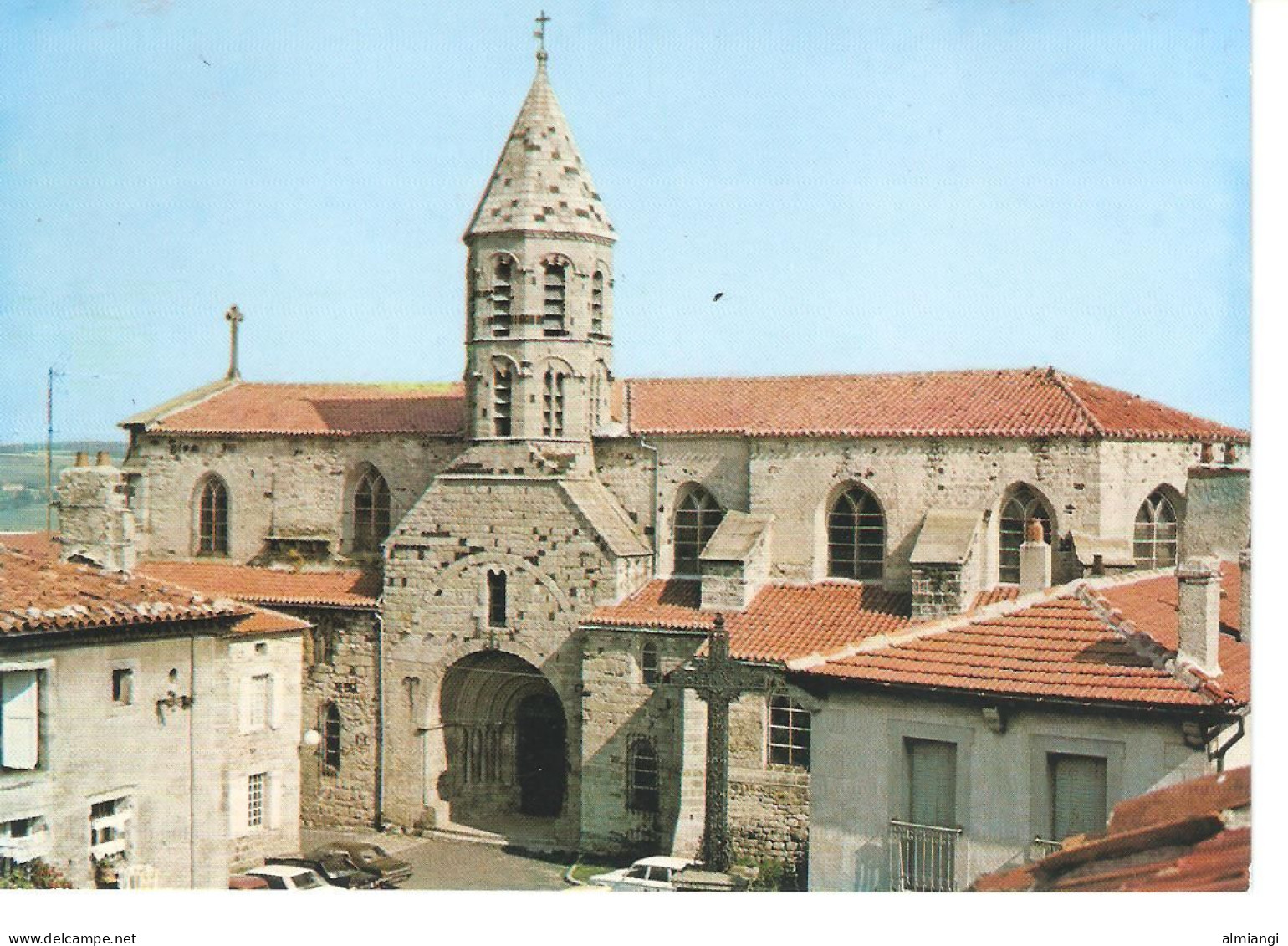 SAUGUES - église Romane XIIe S. - Alt. 960 M - Saugues