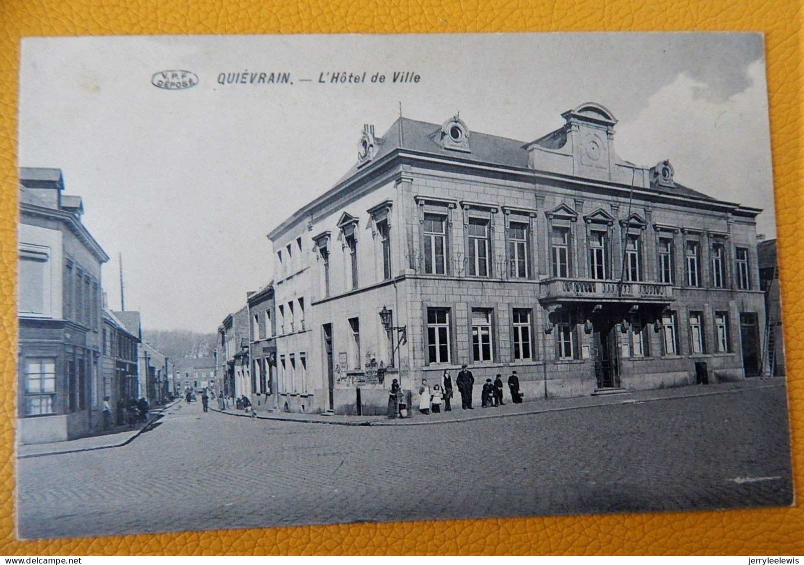 QUIEVRAIN  -  L'Hôtel De Ville - Quievrain