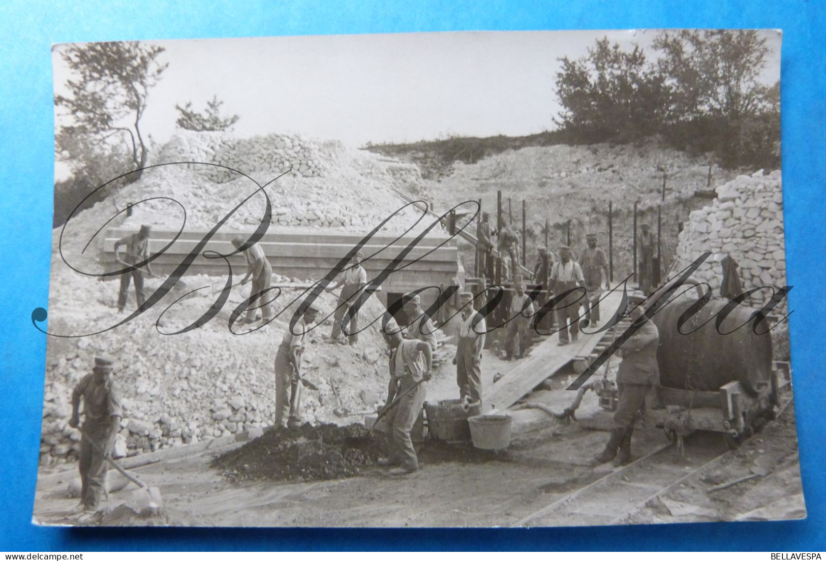 Foto Work In Progress- German Soldiers ? Rare Inconnu -unknown Place- An Identifier - Regiments