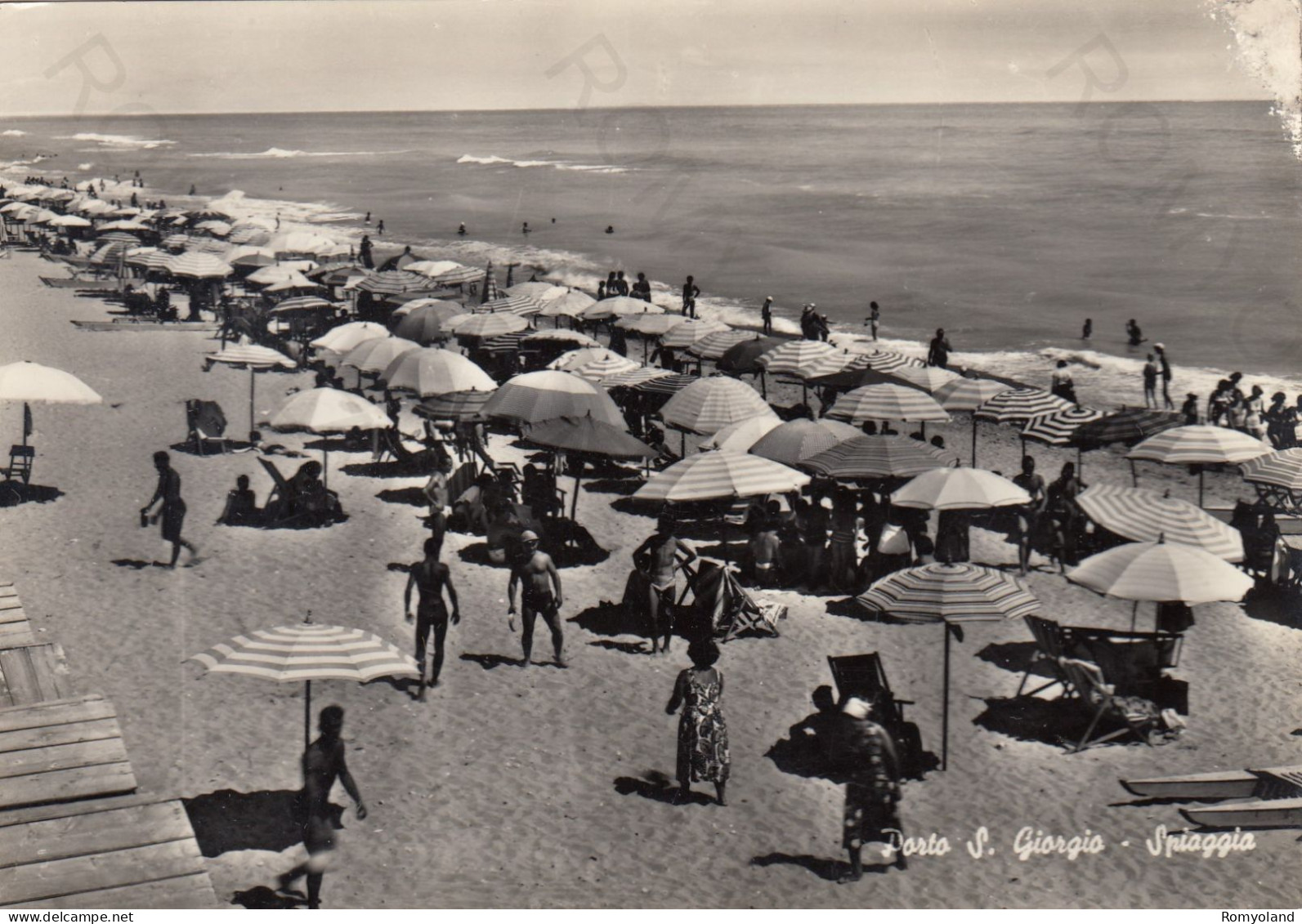 CARTOLINA  PORTO S.GIORGIO,FERMO,MARCHE-SPIAGGIA-MARE,SOLE,ESTATE,VACANZA,LUNGOMARE,BOLLO STACCATO,VIAGGIATA - Fermo