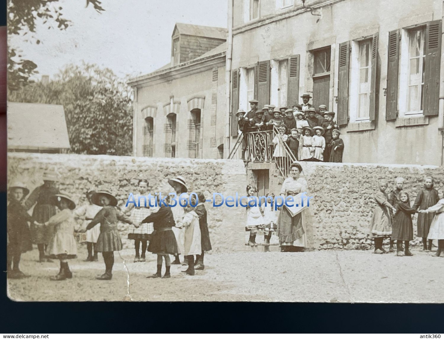 CPA 72 PIACÉ Carte-photo Groupe D'Enfants Dans La Cour De L'Ecole - Beaumont Sur Sarthe