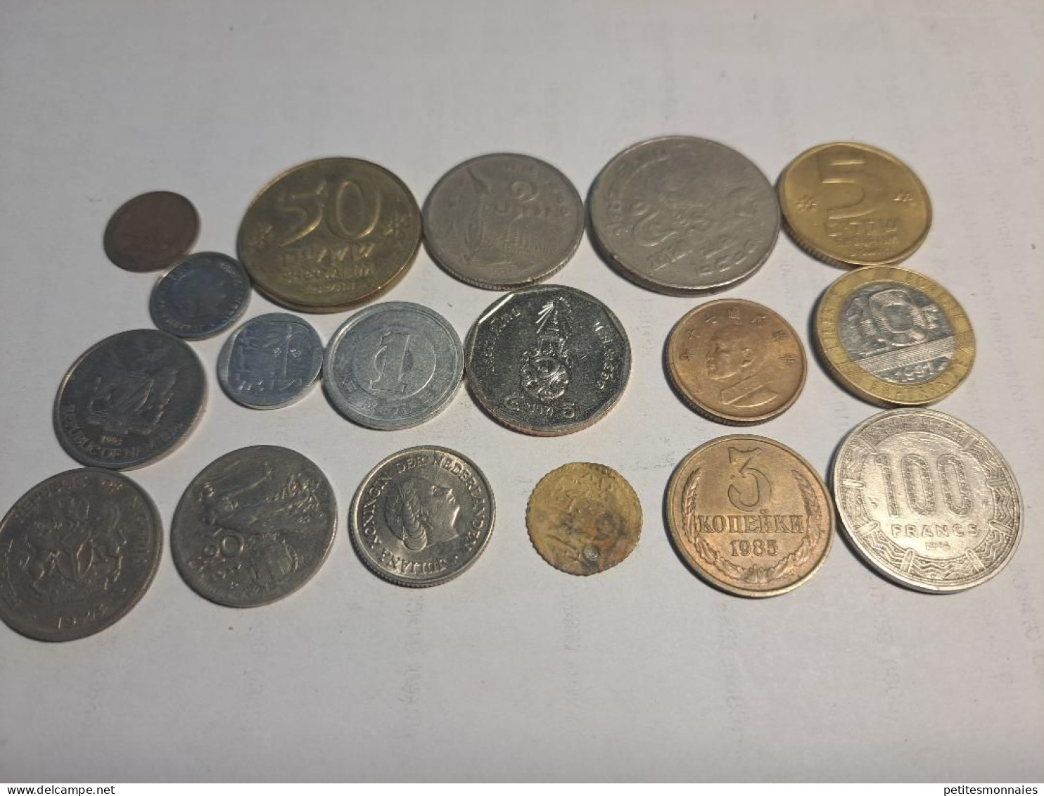 Lot De  18 Monnaies Du Monde   ( 374 ) - Lots & Kiloware - Coins