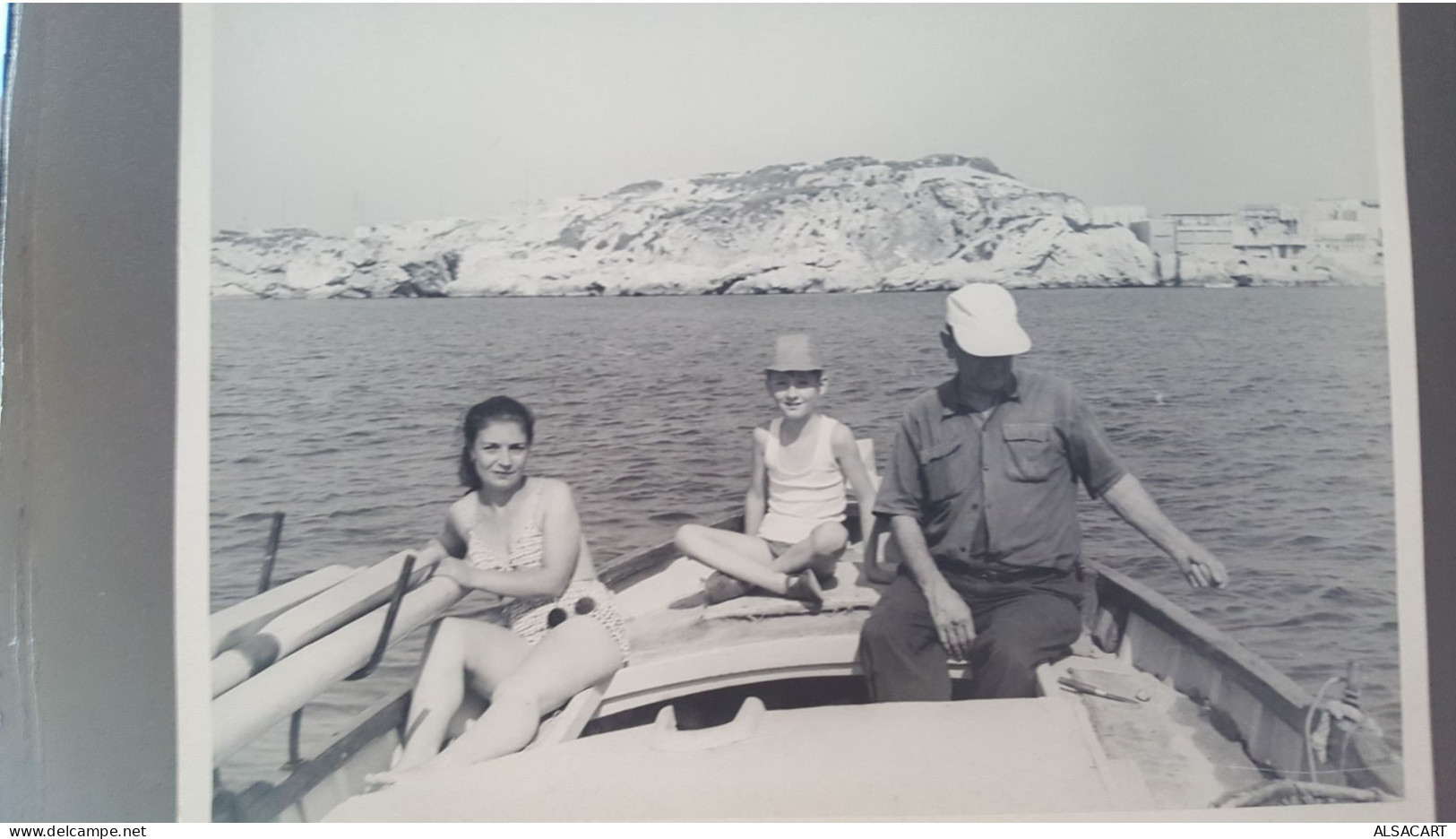 album de photo de familles , region provence , photos de train , tracteur , port , familles , plages ,calanques