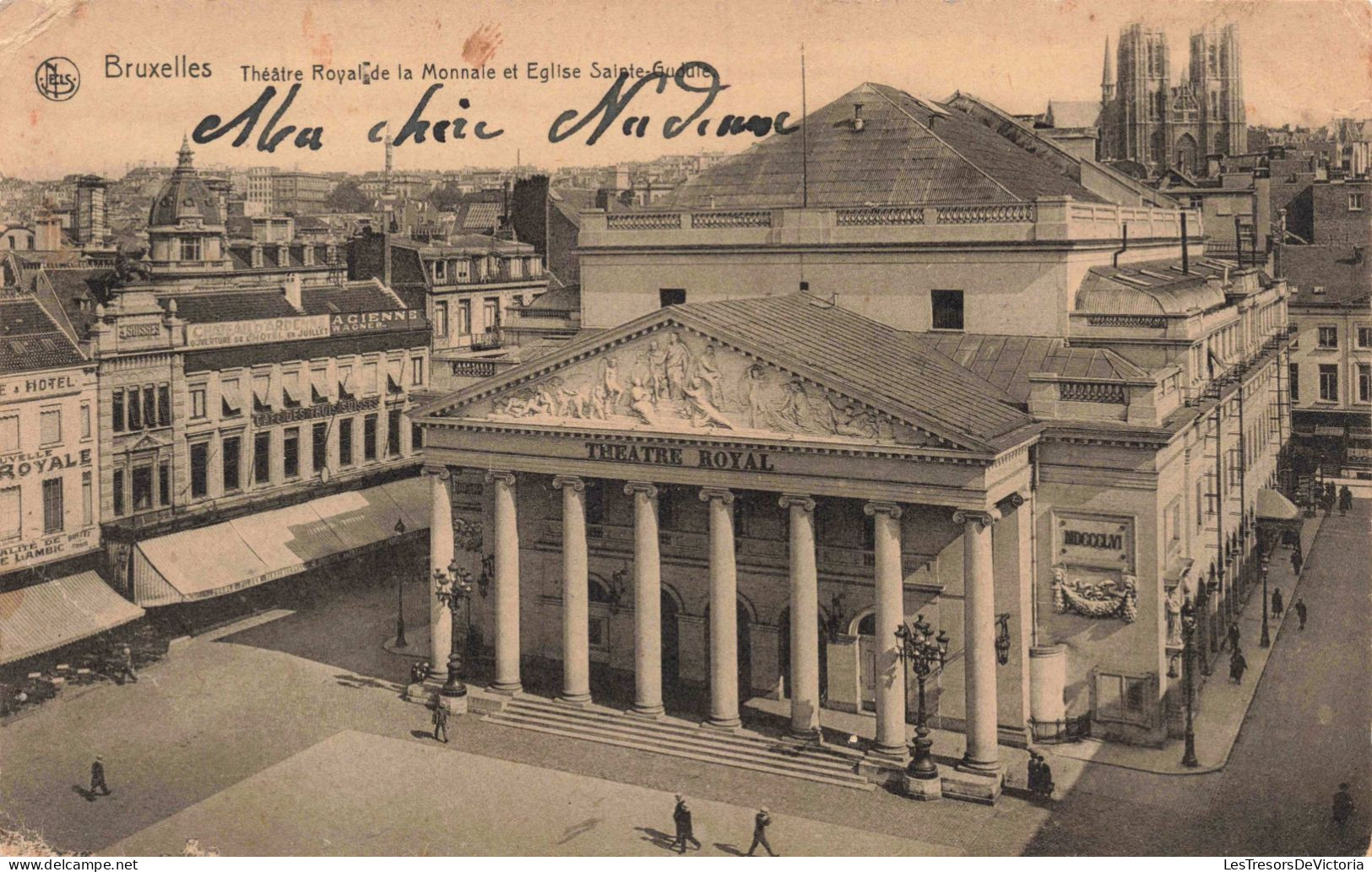 BELGIQUE - Bruxelles - Théâtre Royal De La Monnaie Et Eglise Sainte Gudule - Carte Postale Ancienne - Monumenten, Gebouwen