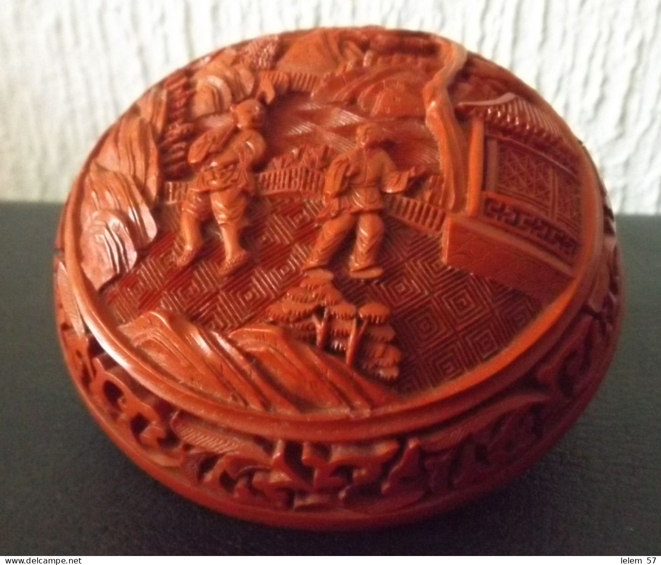 China cinnabar  -  box -jar -  Chinese - holder - human representation - diameter 9.5 cm