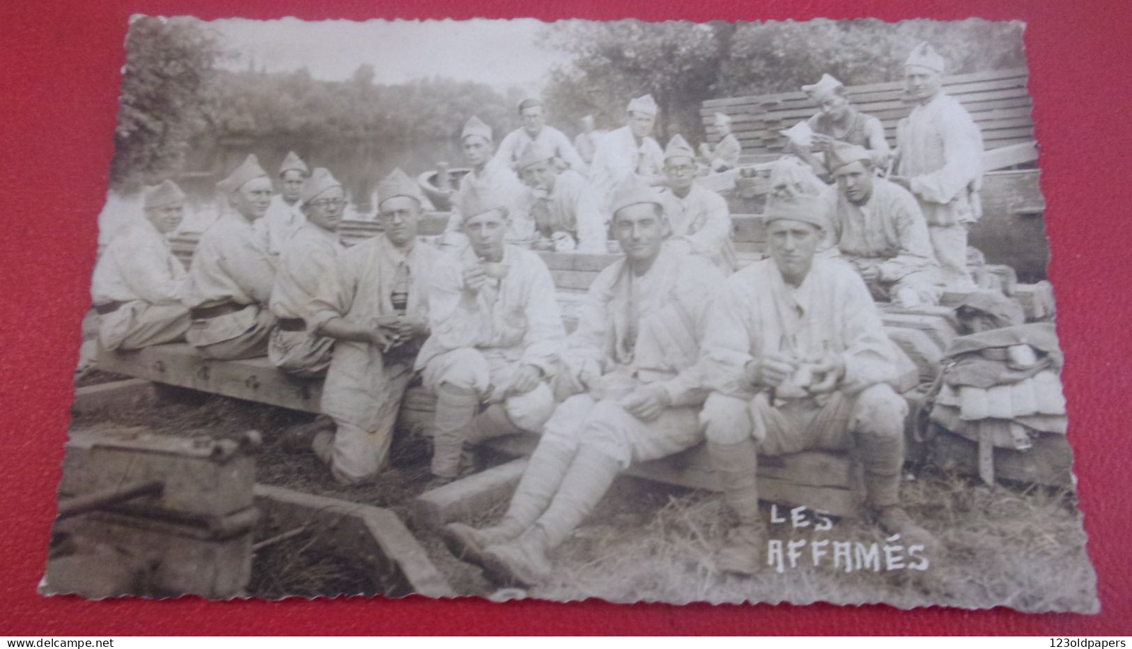 78 CARTE PHOTO POISSY  SOUVENIR D UN JOUR DE SOUPE A POISSY 1935 CARTE PHOTO FRED VERSAILLES - Poissy