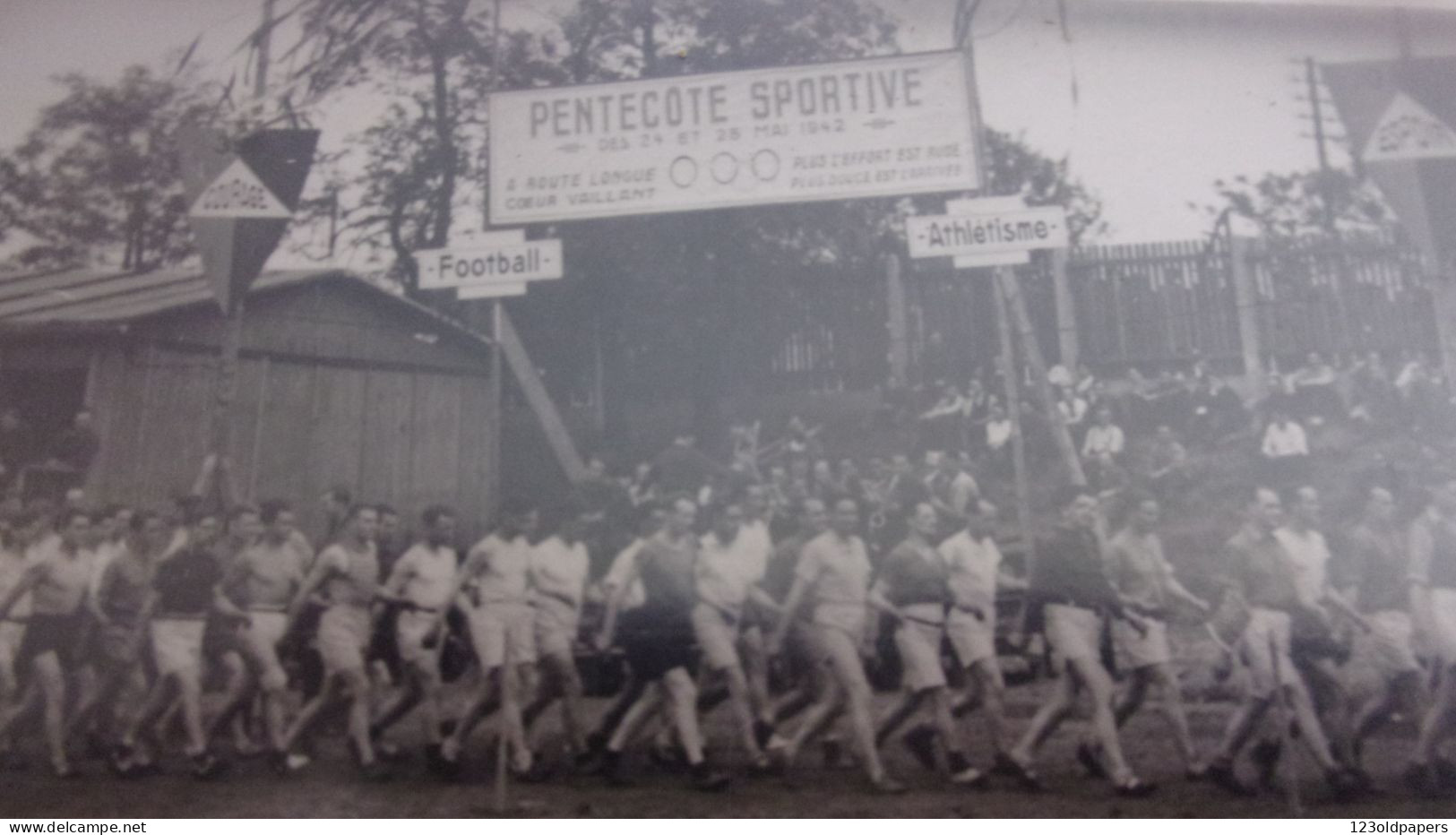 WWII STALAG IX B- (Bad-Ord)-  Prisonniers 1942 PENTECOTE SPORTIVE FOOTBALL ATHLETISME - Bad Orb