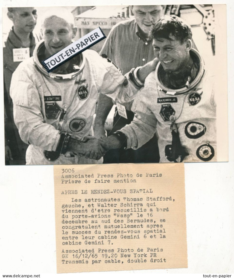 Photographie De Presse 1965 -astronaute Cosmonaute -Après Le Rendez-vous Spatial Thomas Stafford Walter Schirra-Gemini - Asie