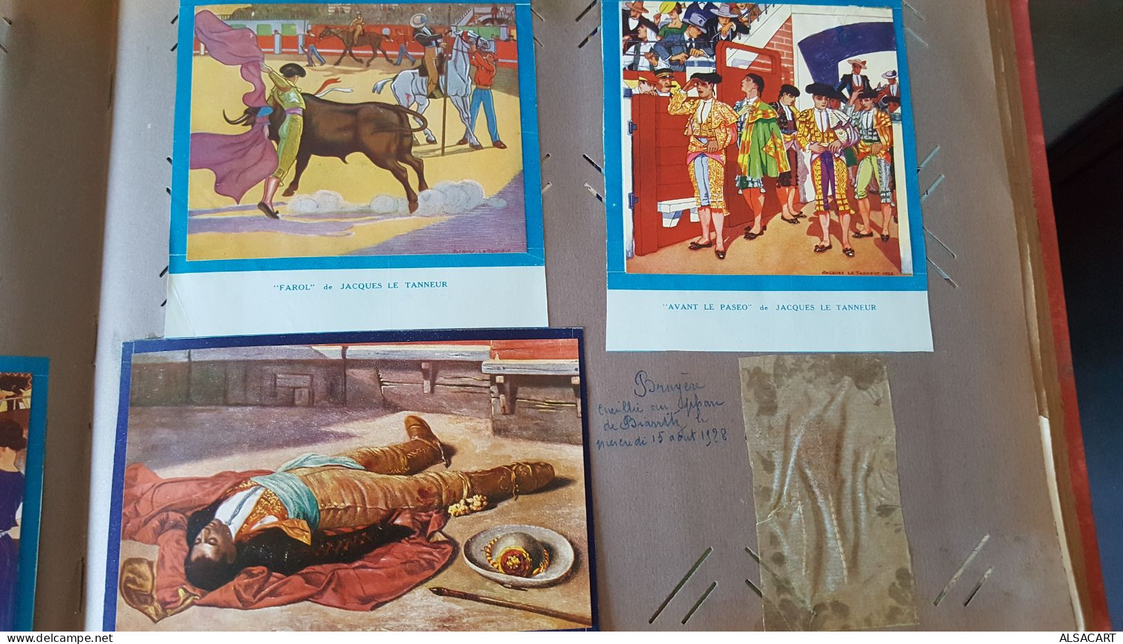 album de famille avec cartes postales , photos , et affiches , environs 300 pièces , divers departements , portugal , co