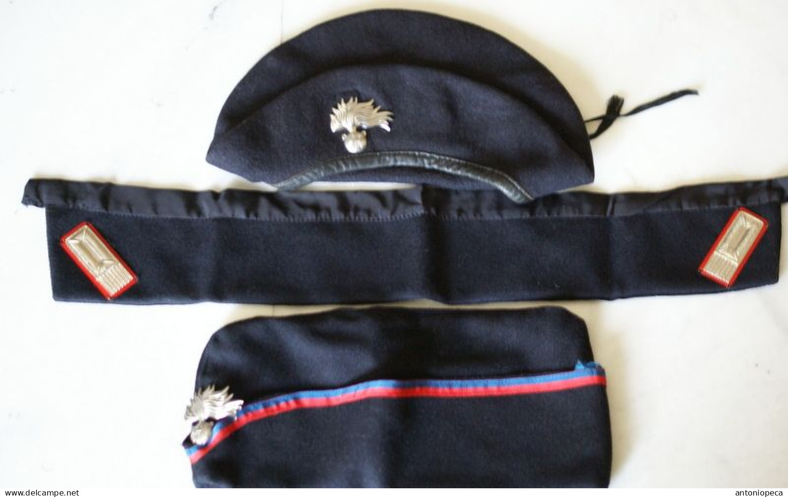 ITALIA STORICO BASCO DEI CARABINIERI, BASCO ASSOC.NAZ. CARABINIERI E BANDANA - Headpieces, Headdresses