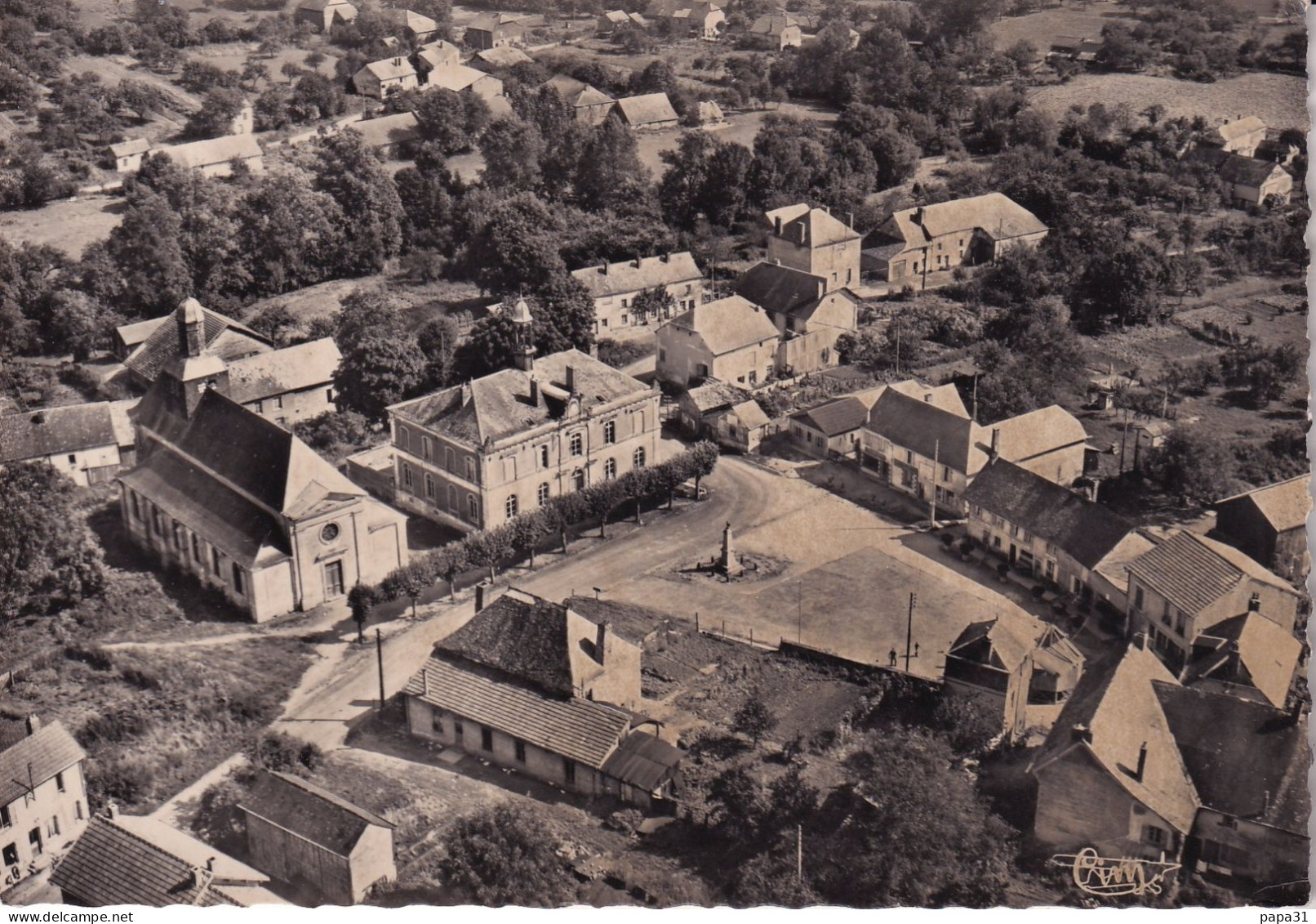 NOVION-PORCIEN  - La Mairie Et L'Eglise  Vue Aérienne - Chateau Porcien