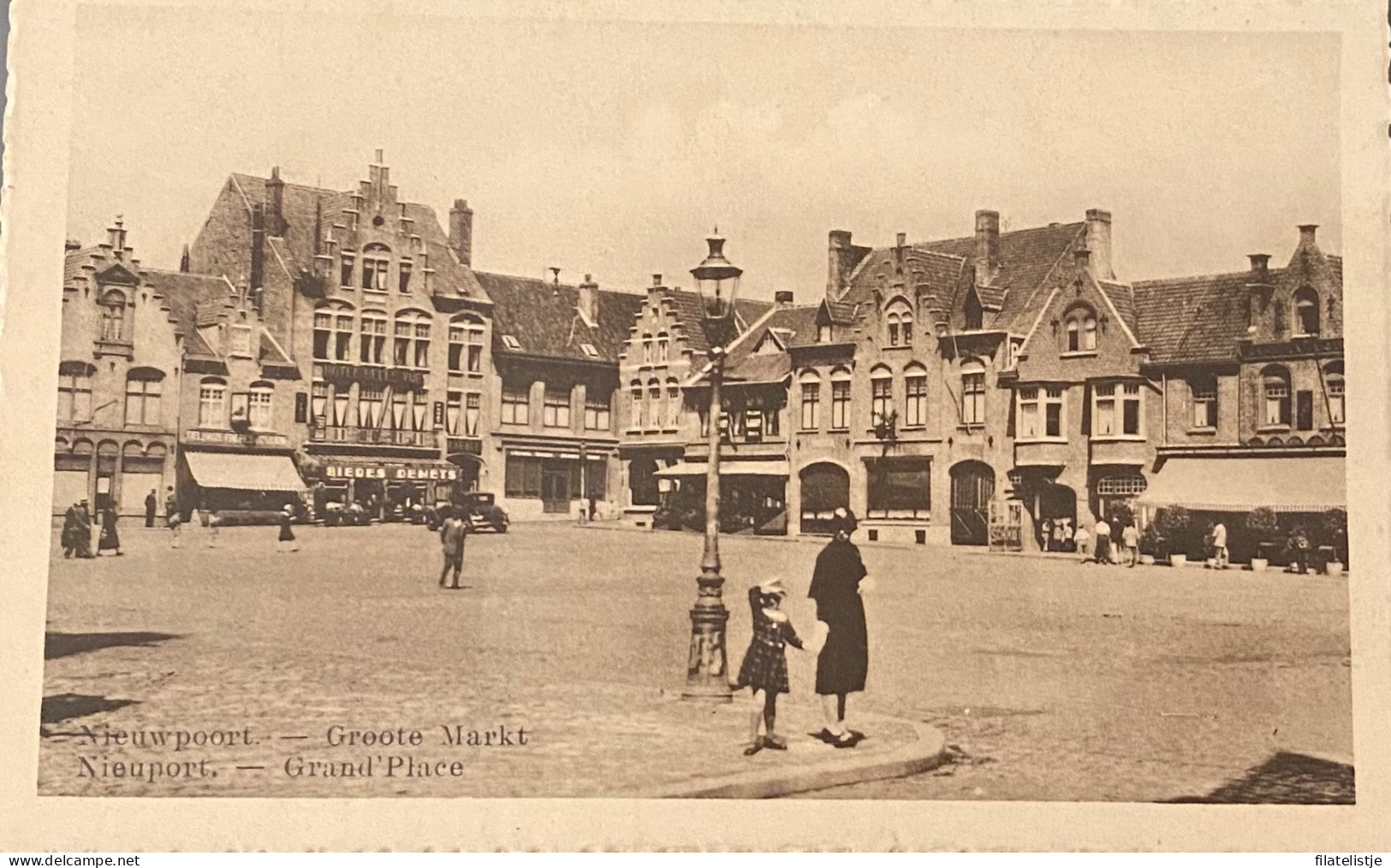 Nieuwpoort  De Grote Markt - Nieuwpoort