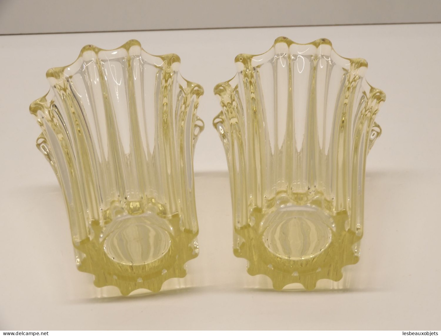 -2 VASES CRISTAL P D'AVESN Pour DAUM Couleur CITRINE Non Signés VITRINE Déco  E - Jarrones