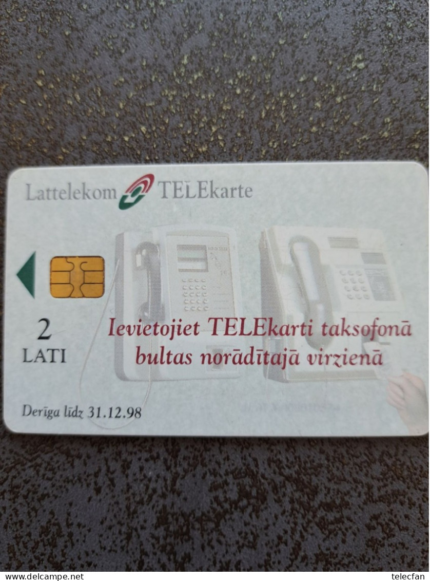 LETTONIE  CABINE TELEPHONE 2 LATI UT - Latvia