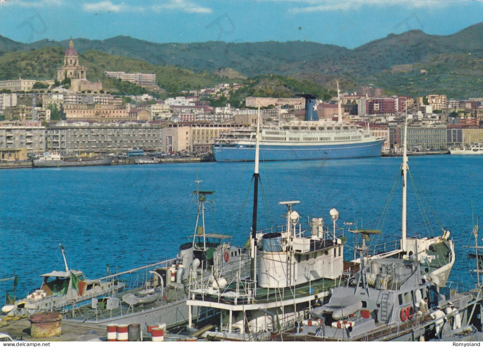 CARTOLINA  MESSINA,SICILIA-PANORAMA VISTO DAL MARE-STORIA,MEMORIA,CULTURA,RELIGIONE,BELLA ITALIA,VIAGGIATA 1972 - Crotone