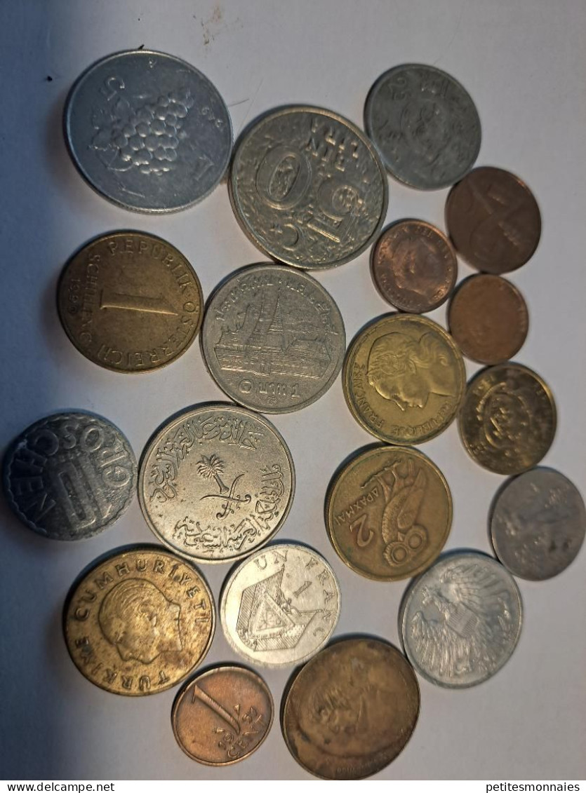 Lot De  18 Monnaies Du Monde   ( 356 ) E - Lots & Kiloware - Coins