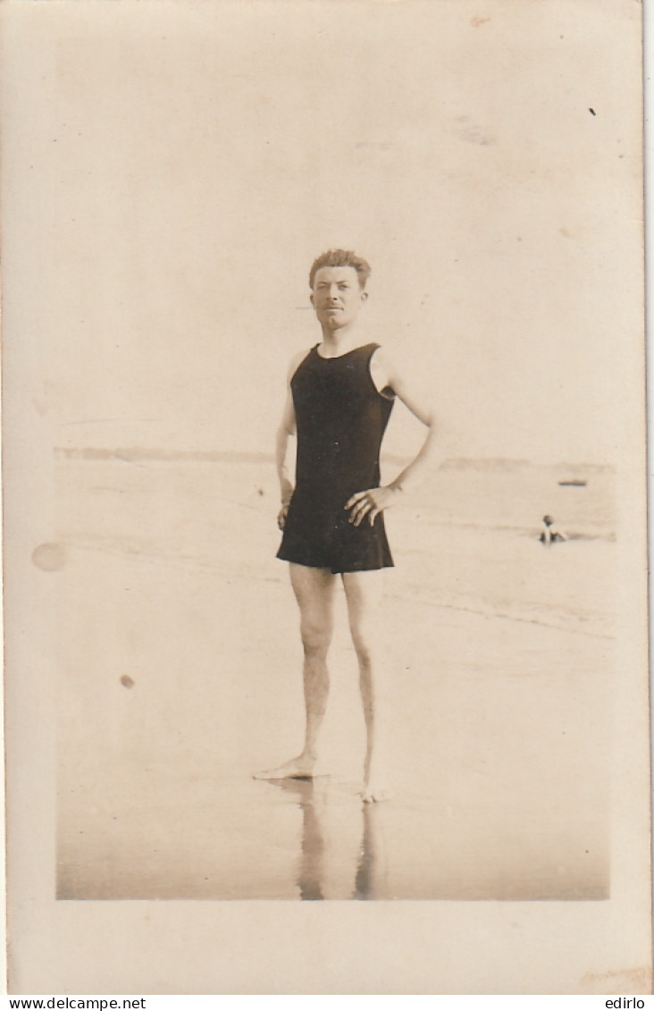  *** MILITARIA ***  Photo Carte Soldat Soldat En Maillot De Bain Neuve  TTB  - Uniformes