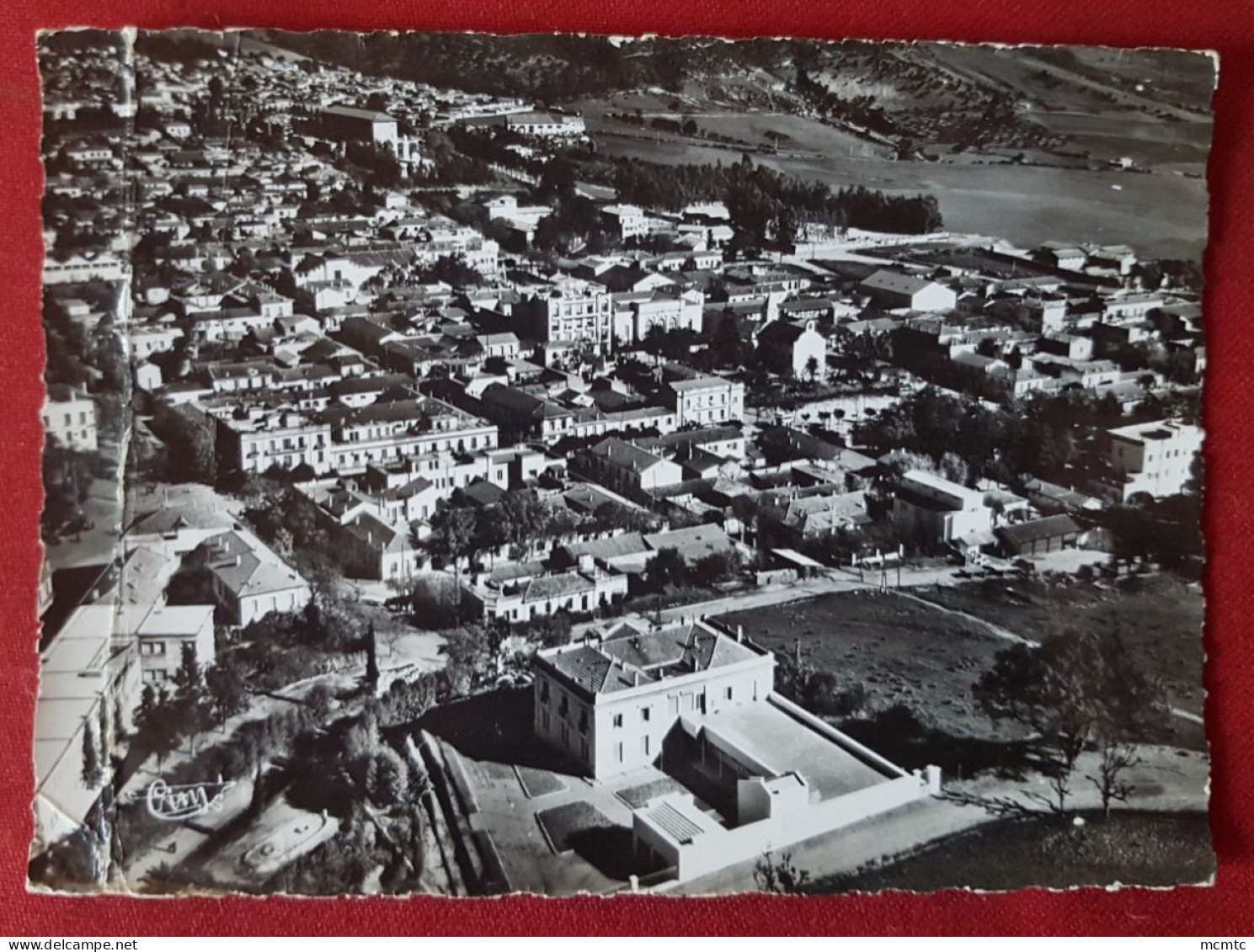 CPSM Grand Format Abîmée - Tizi Ouzou -(Algérie ) Vue Générale Aérienne - Au Premier Plan La Sous Préfecture- A Droite - Tizi Ouzou