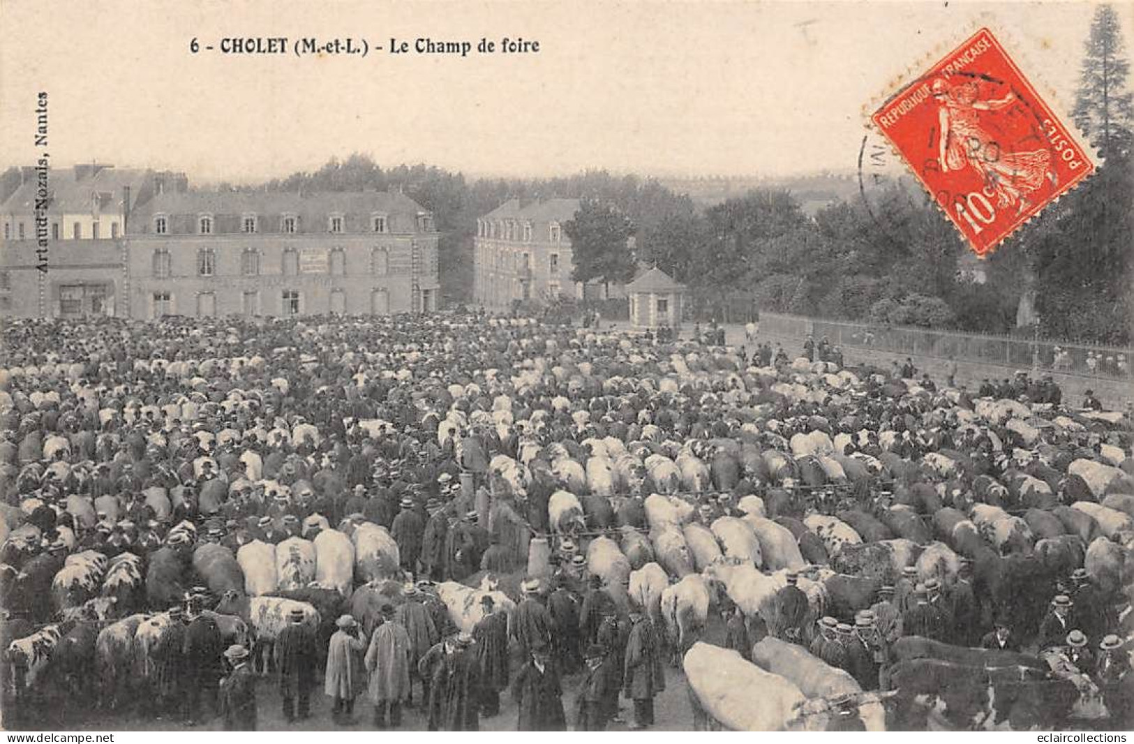 Cholet         49          Les Marchés  .. Le Champ De Foire     N° 4    (Voir Scan) - Cholet