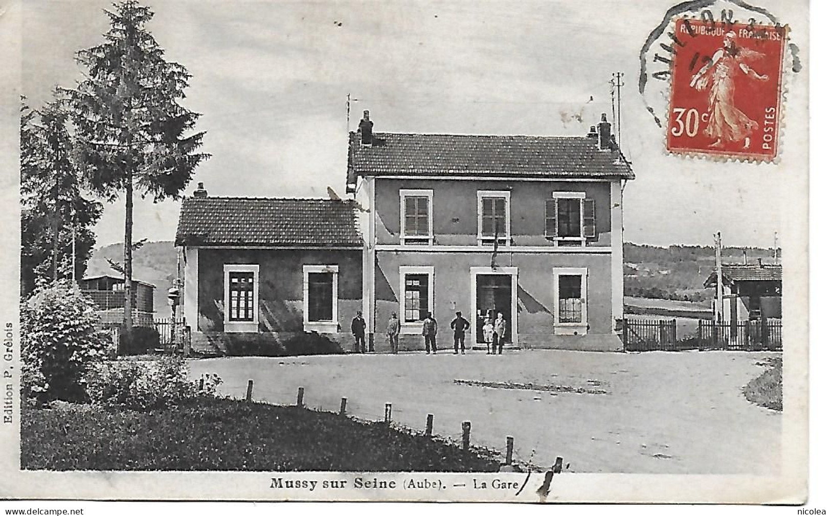 CPA 10 - Mussy-sur-Seine, La Gare Animée Edition P. Grélois - Mussy-sur-Seine