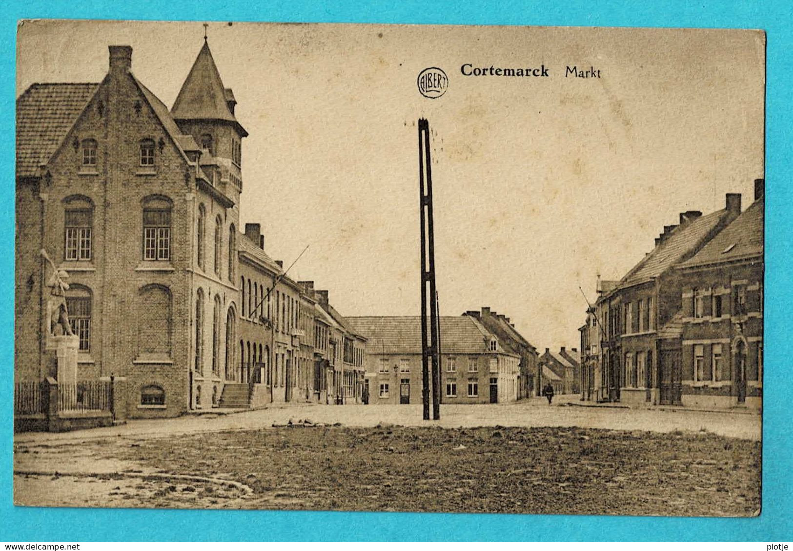 * Kortemark - Cortemarck (West Vlaanderen) * (Albert - Foto P. Sinaeve Vandewalle) Markt, Grand'Place, Statue, Old, Rare - Kortemark