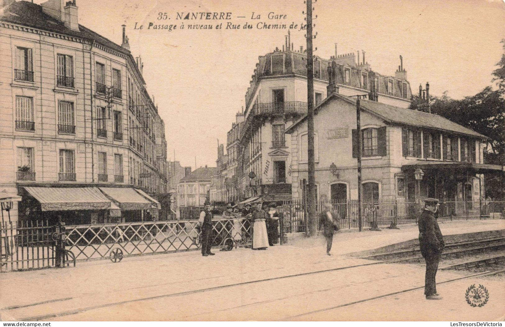 France - Nanterre - La Gare - Le Passage à Niveau Et Rue Du Chemin De Fer - Animé - Carte Postale Ancienne - Nanterre