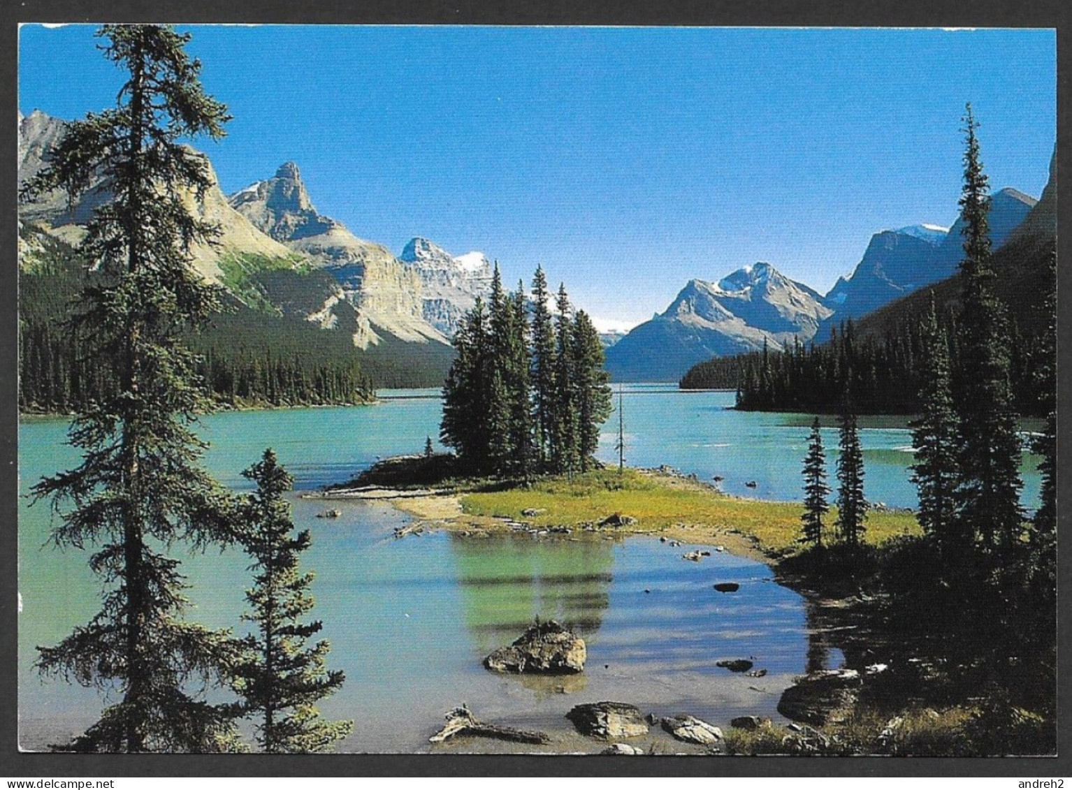 Jasper National Park  Alberta - Spirit Island On Maligne Lake - Uncirculated - Cette Carte N'a Pas Voyagée - Jasper