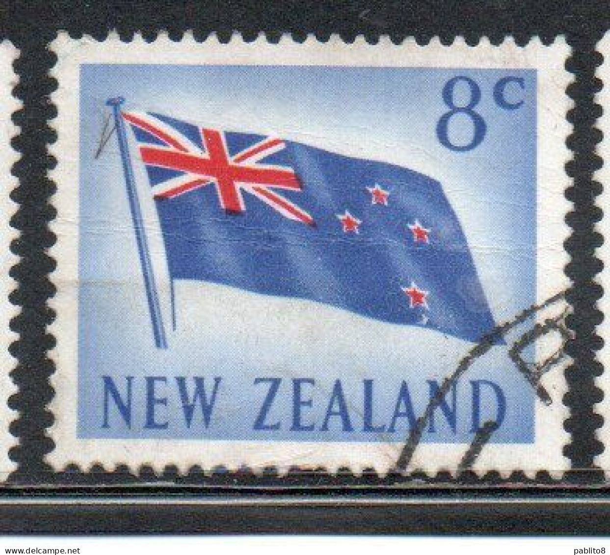 NEW ZEALAND NUOVA ZELANDA 1967 1970 FLAG 8c USED USATO OBLITERE' - Gebraucht
