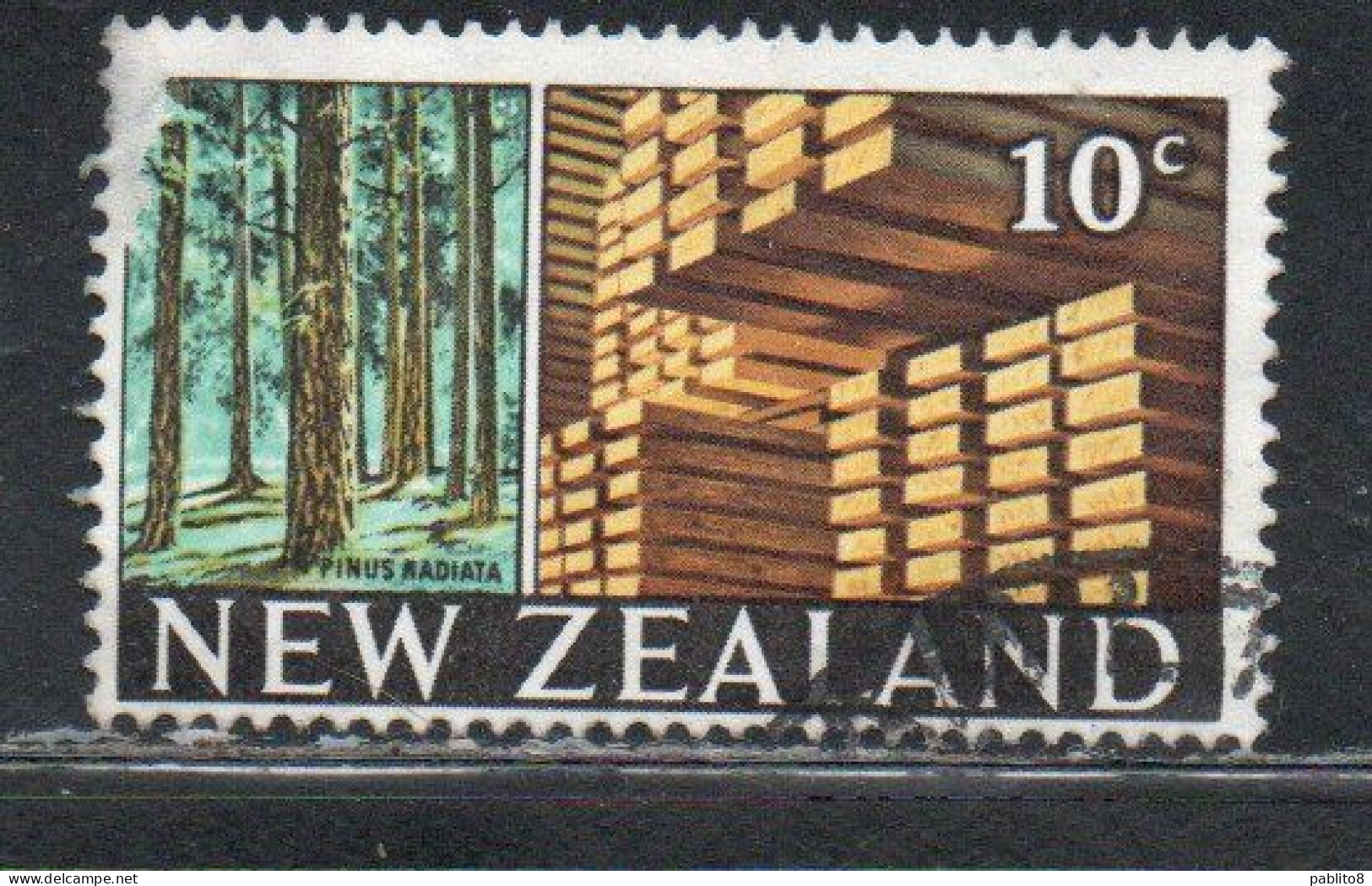 NEW ZEALAND NUOVA ZELANDA 1968 1969 RADATA PINES AND STACKED LUMBER 10c USED USATO OBLITERE' - Oblitérés