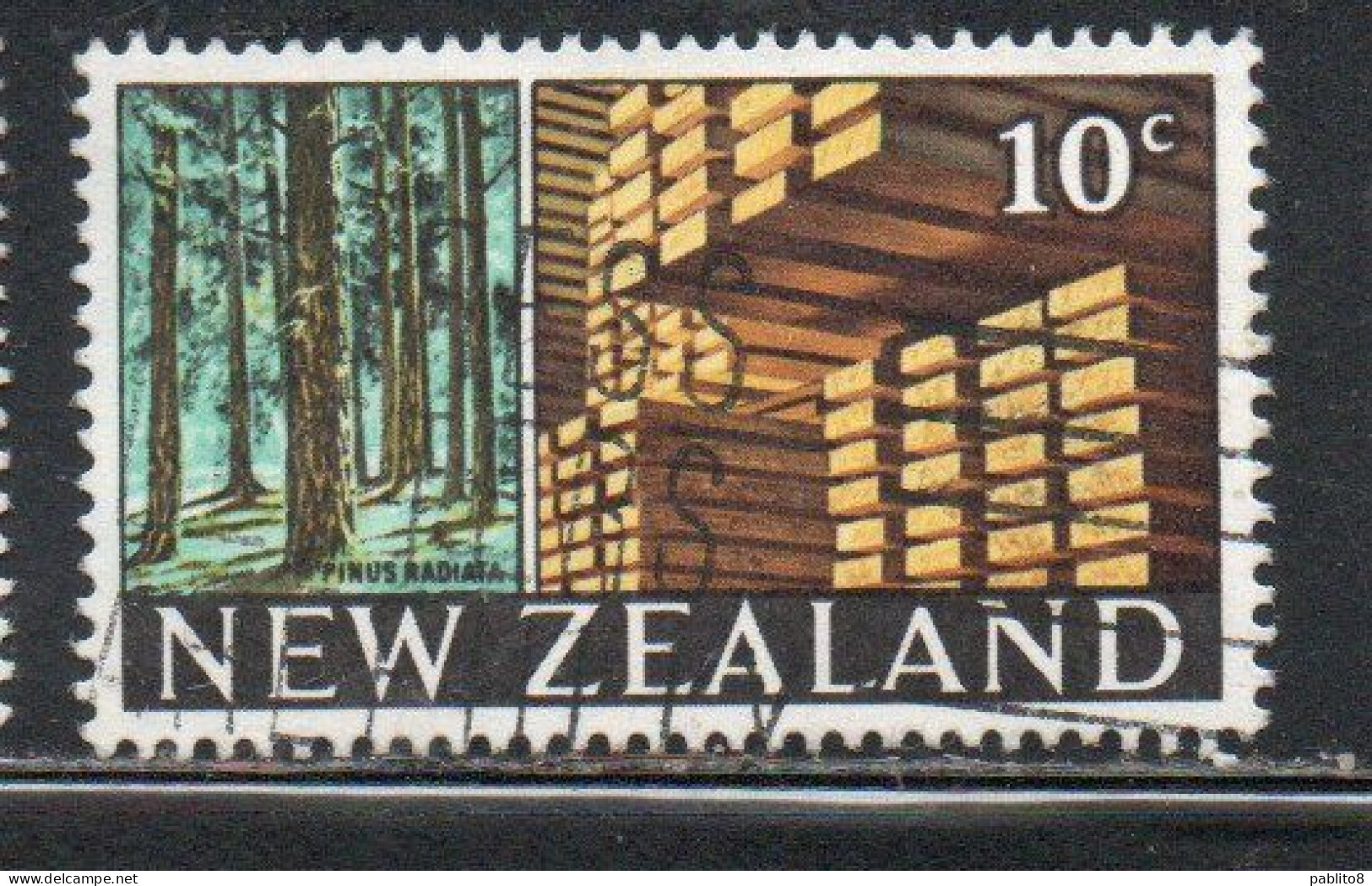 NEW ZEALAND NUOVA ZELANDA 1968 1969 RADATA PINES AND STACKED LUMBER 10c USED USATO OBLITERE' - Oblitérés