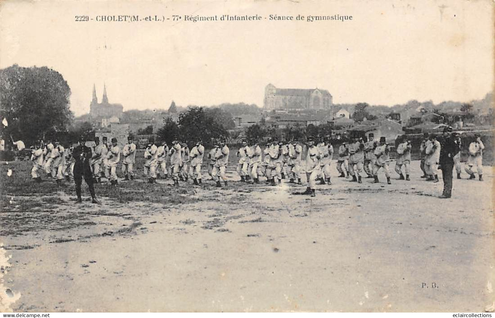 Cholet         49          Militaria.  77 Eme Régiment D'Infanterie  Séance De Gymnastique   N° 2229    (Voir Scan) - Cholet